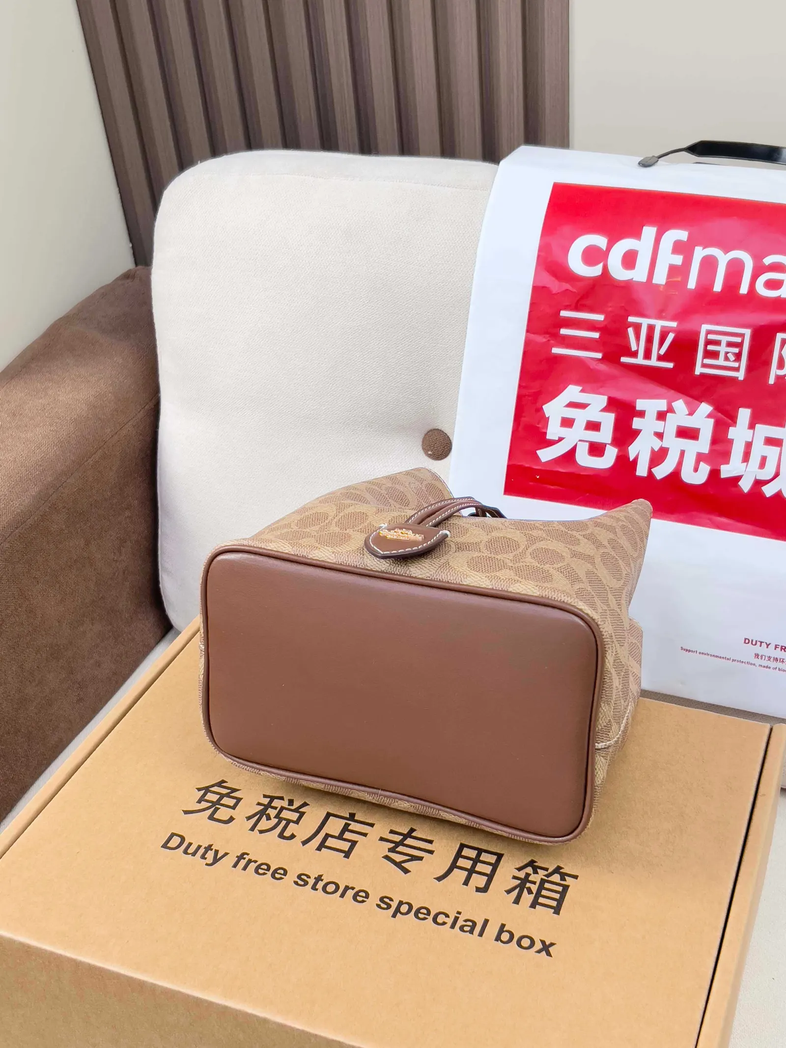 Coach 老花 图片 家经典老花Rowan抽绳单 腋下包 复古腋下背款