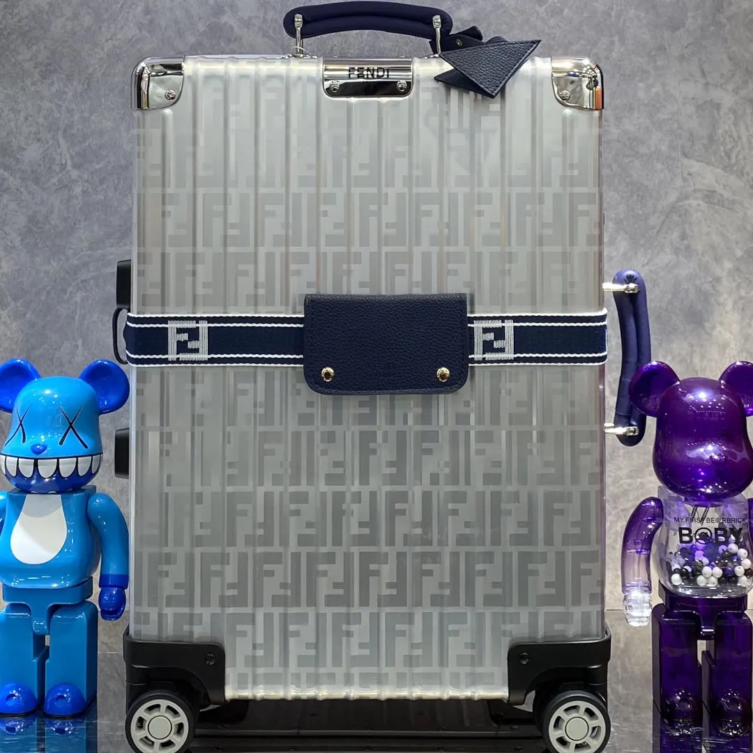 Fendi Rimowa 內飾 一见钟情或许就是当你第一 行李箱 旅行拉杆款 輕便出行款