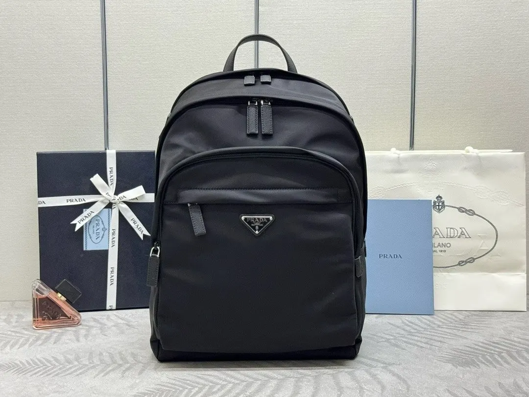 PRADA 2VZ048 Re-Nylon尼龍 Saffiano十字纹牛皮 雙肩背包 輕便实用款
