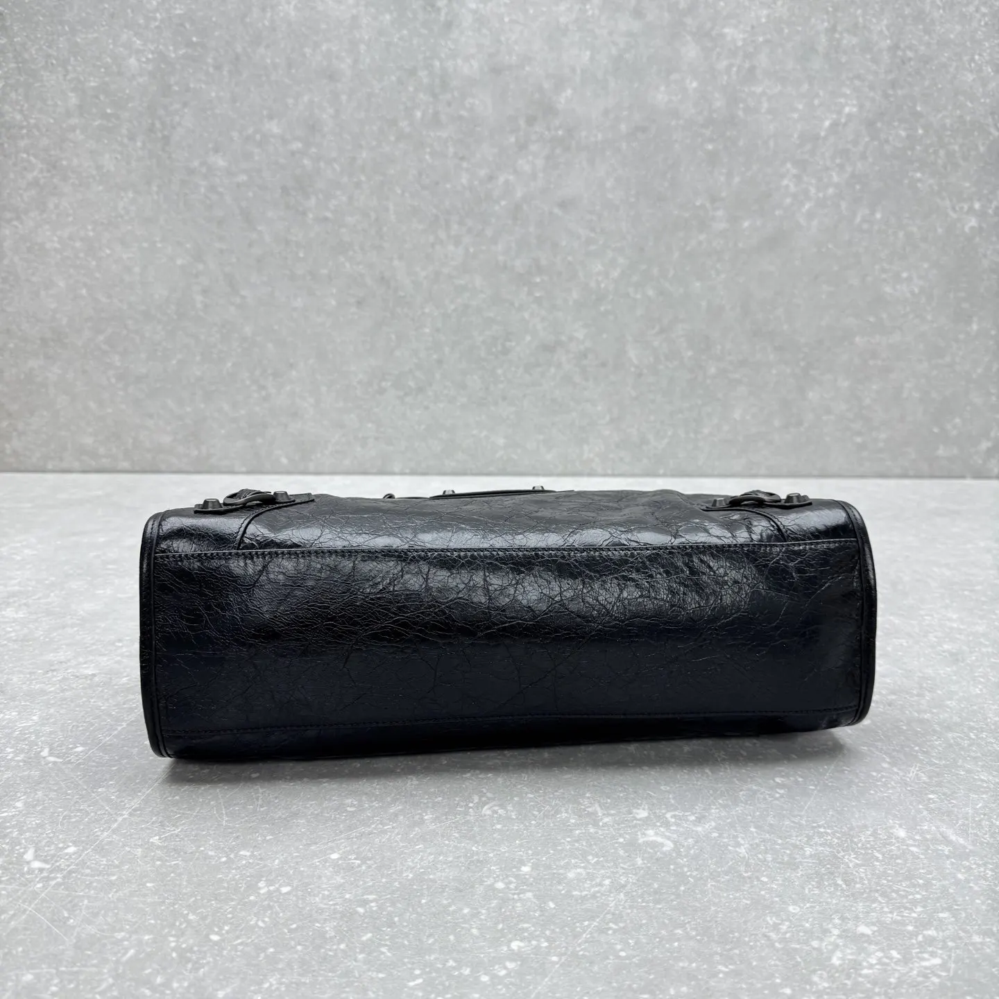 羊皮 ｛中号 羊皮油蜡黑｝出 單肩包 日常單肩背款