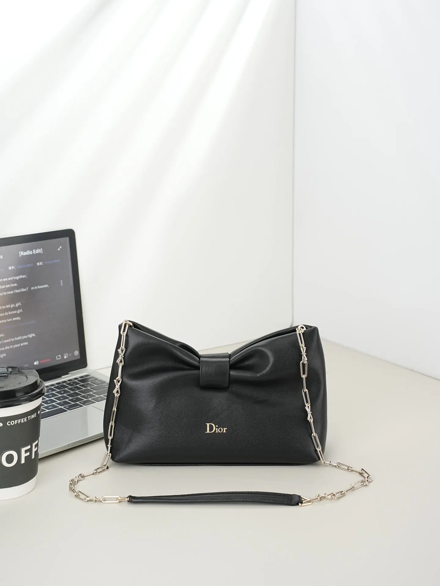 Dior 金色 羊皮 中号款式 可肩背或手拿 链条包 精致链条款