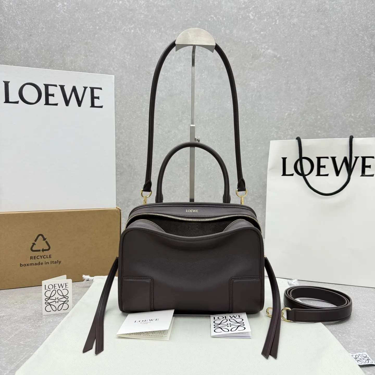 Loewe 皮革 ｛小全皮咖啡｝出 Amazona 手袋 斜背包 輕便斜挎款