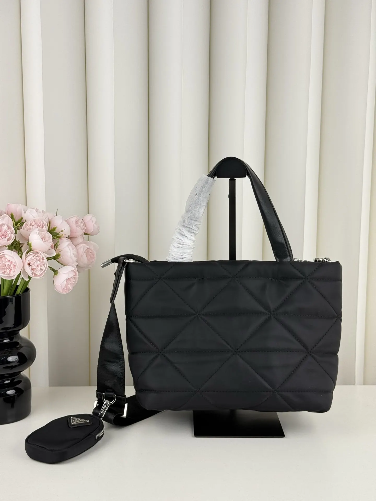 Prada 黑色 尼龍 黑色菱格绗缝Style托特包 采用尼龍 大容量托特款