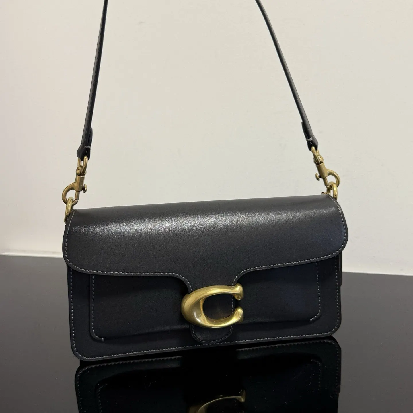 Coach 女士SOFT TABBY 号单肩包斜挎包手 轻便斜挎款