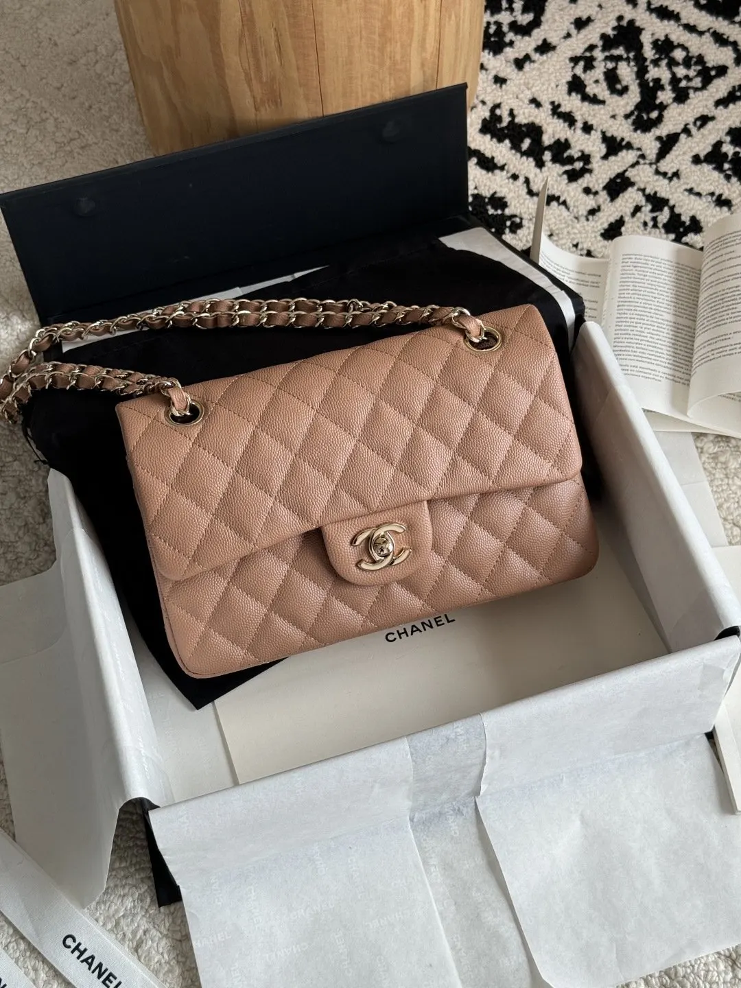 Crossbody Bag Lightweight Classic Leather