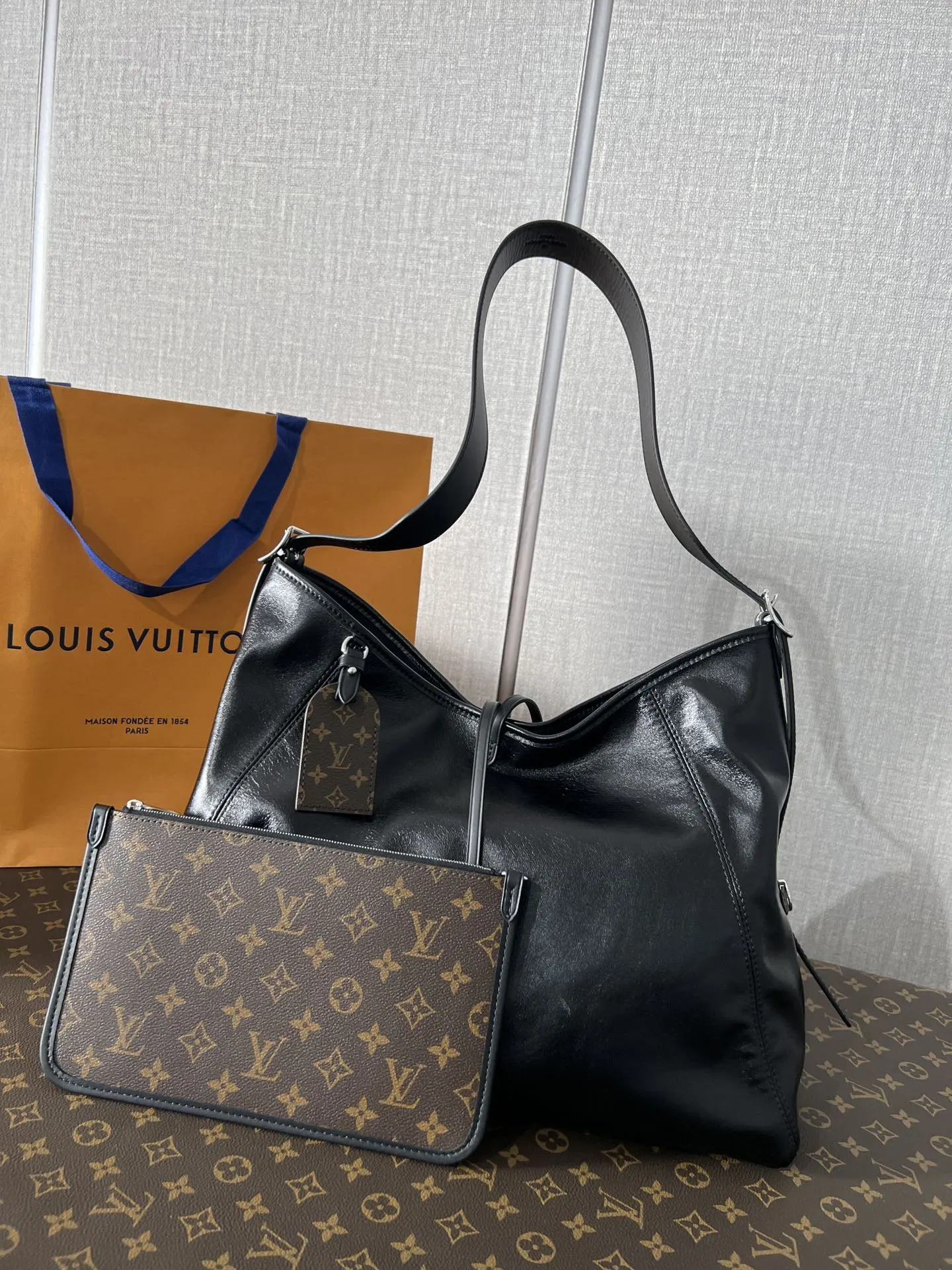 CarryAll 羊皮 中号羊皮 Dark中号 水桶包 休閒水桶款