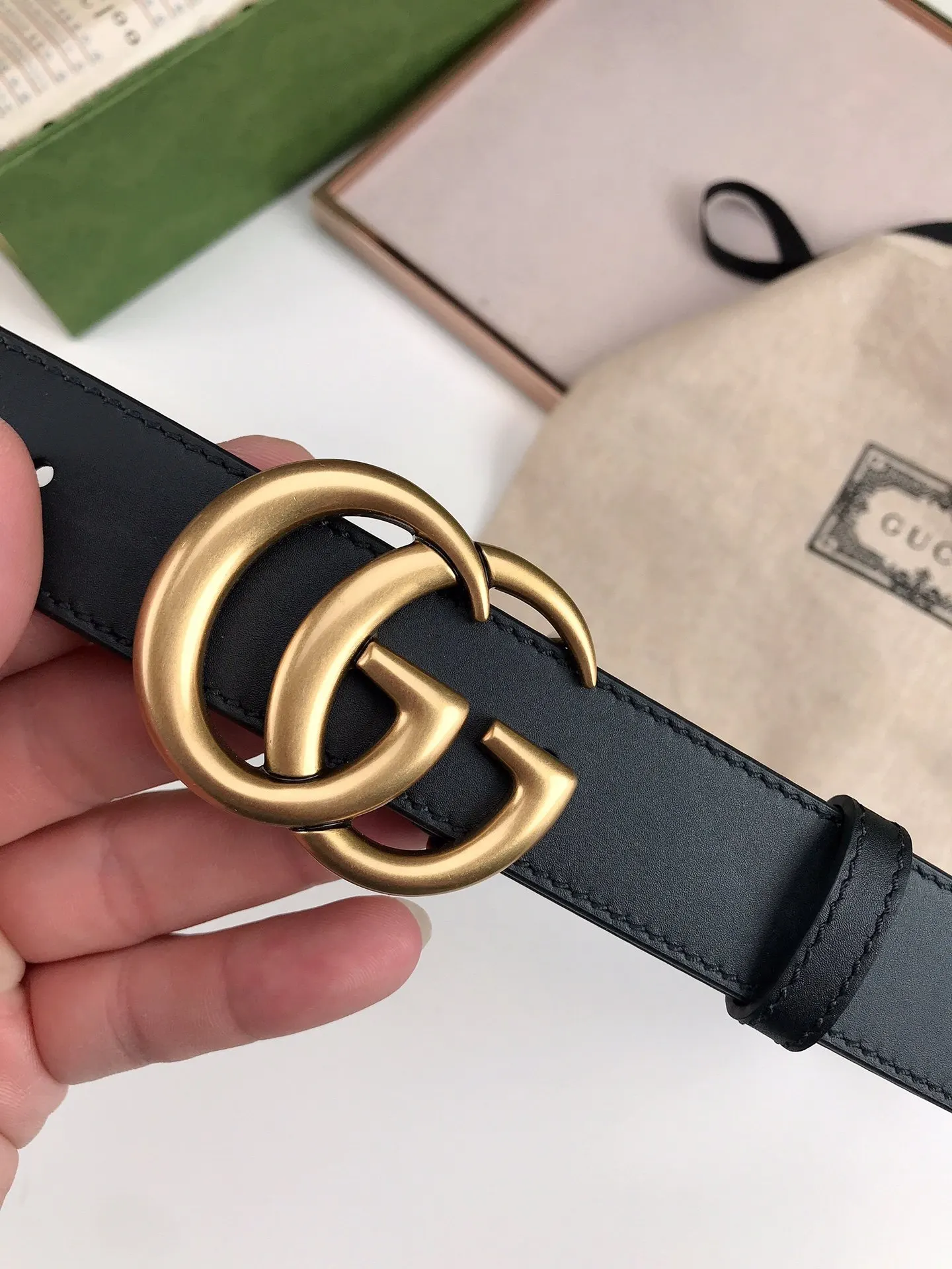 Gucci Marmont Double G-Buckle Cowhide Double-Sided Belt