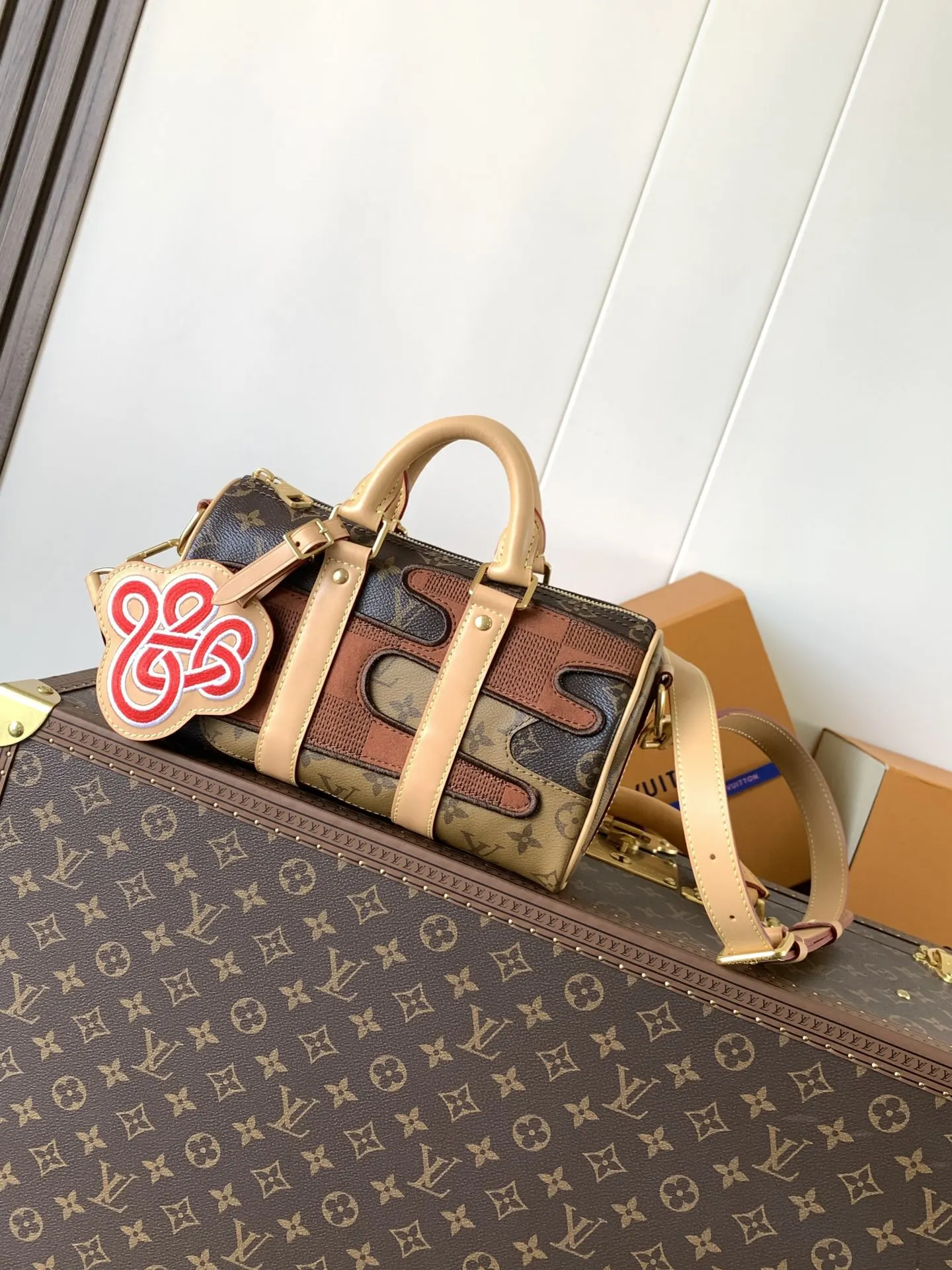LV 老花Keepall旅行袋 彩色贴饰款