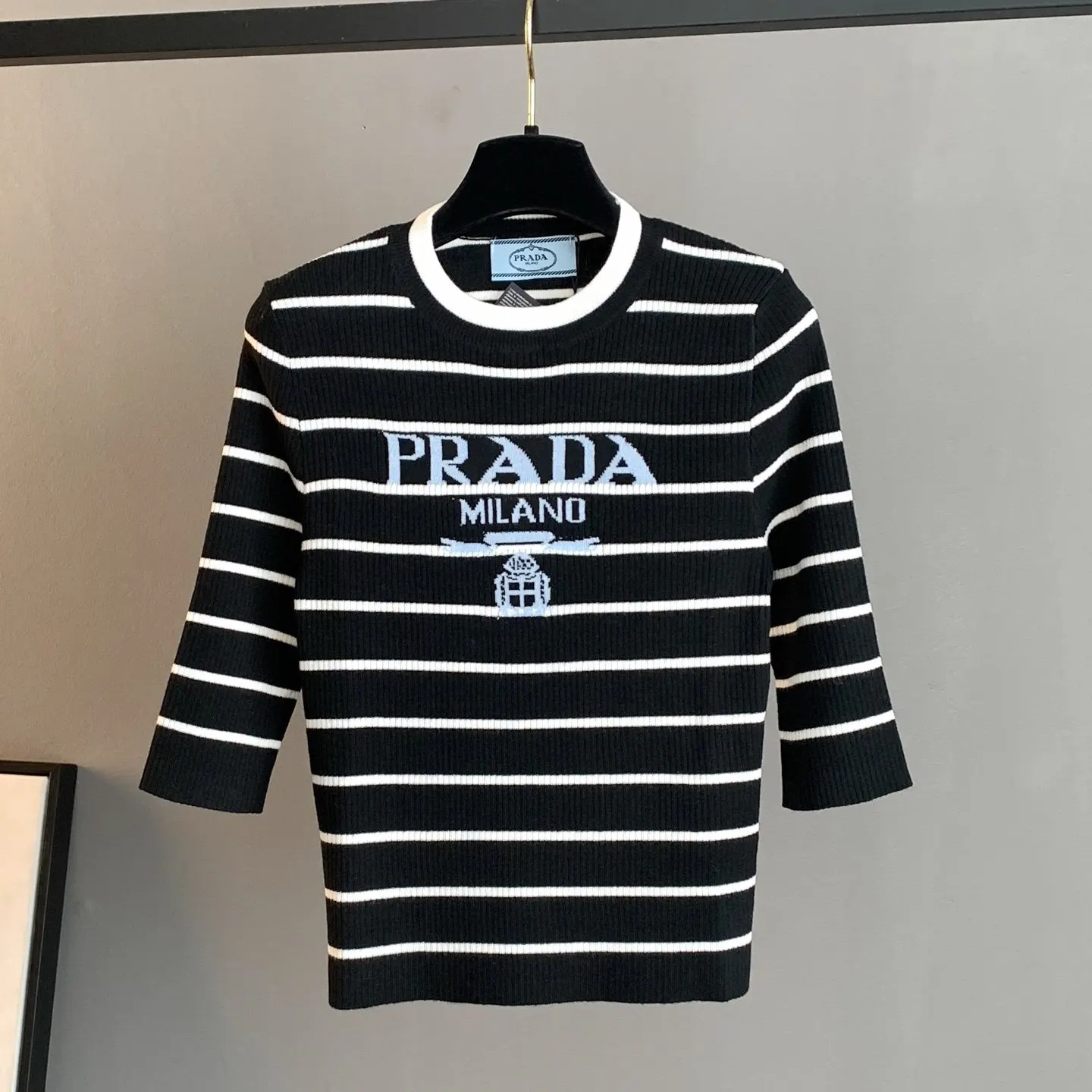 PRADA 针织 字母 Logo 針織衫 休閒百搭款