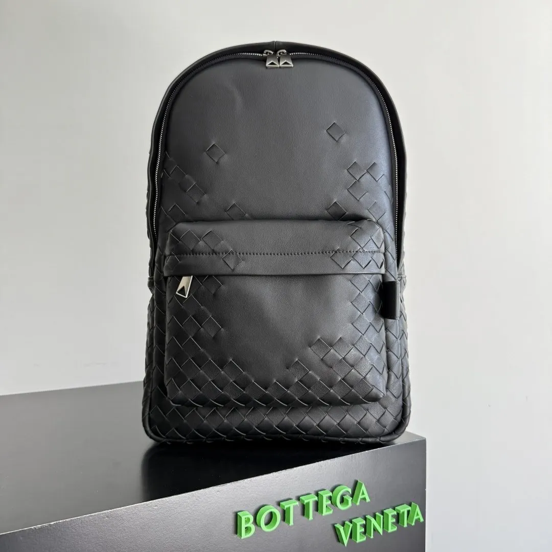 Bottega Veneta 小牛皮 双肩包 实用双肩款
