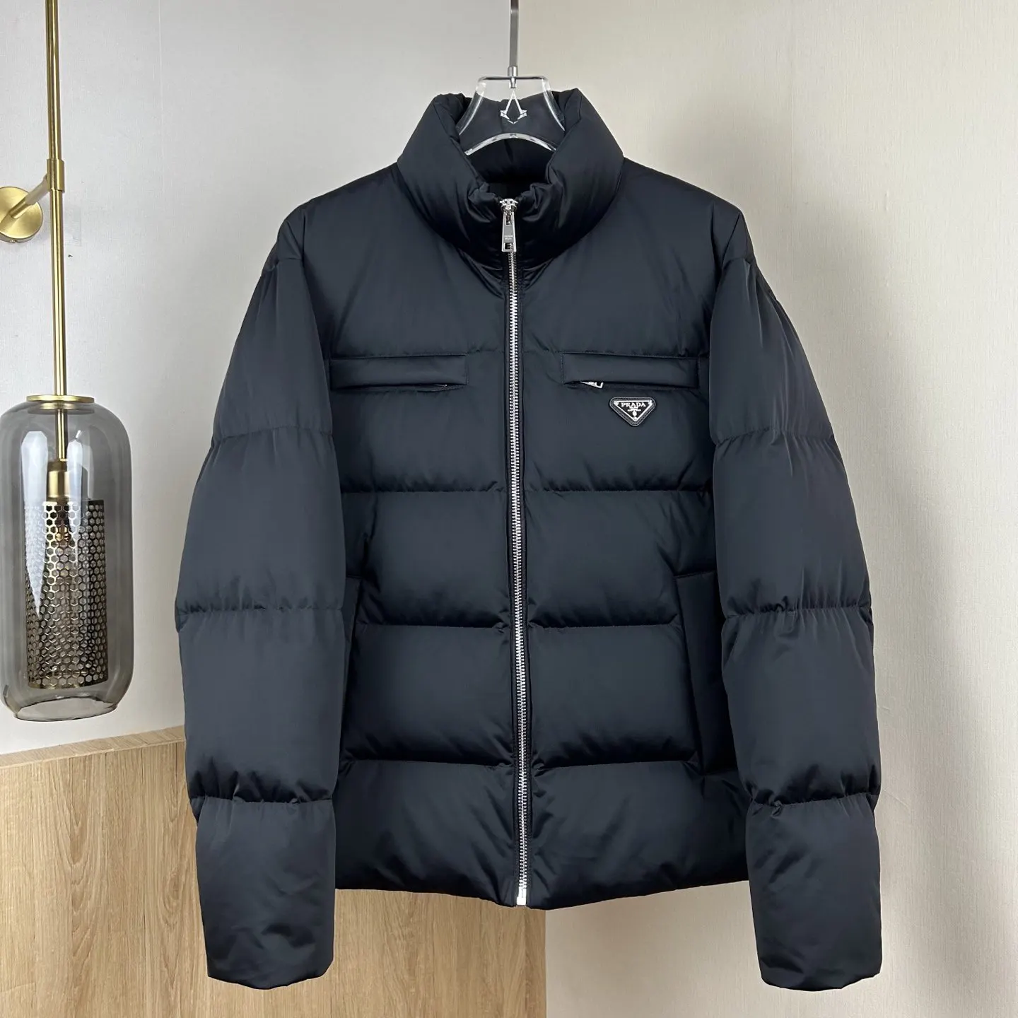 PRADA 三角标 羽绒服 通勤休閒款