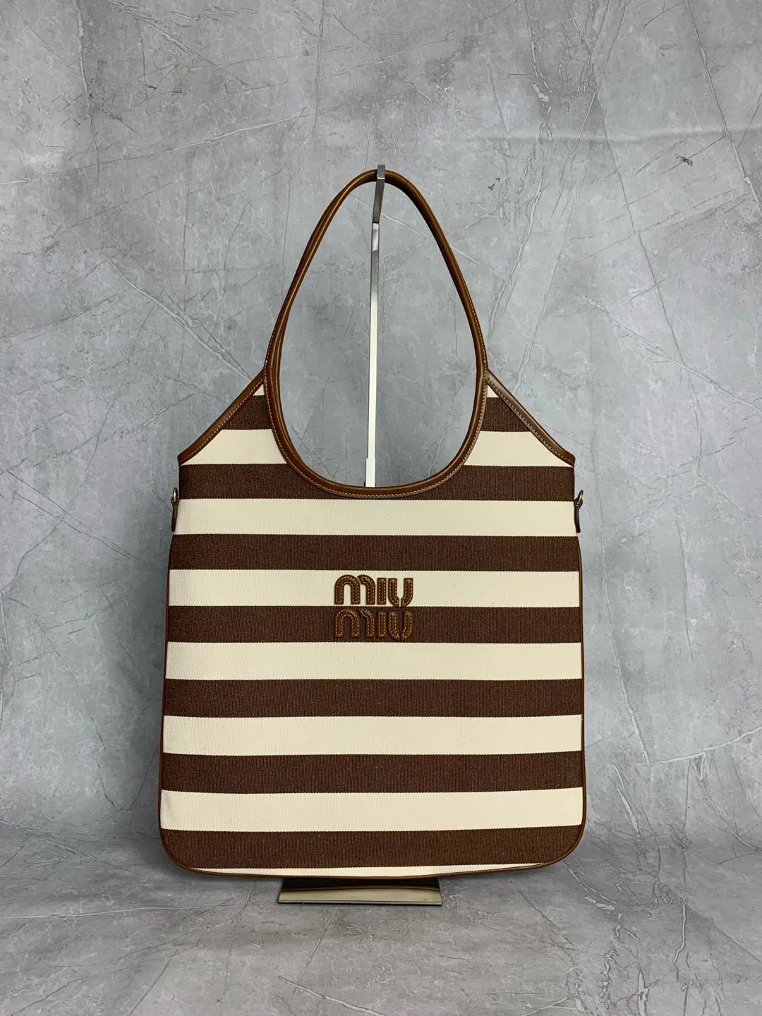 Miu 啡色 小牛皮 托特包 大容量托特款
