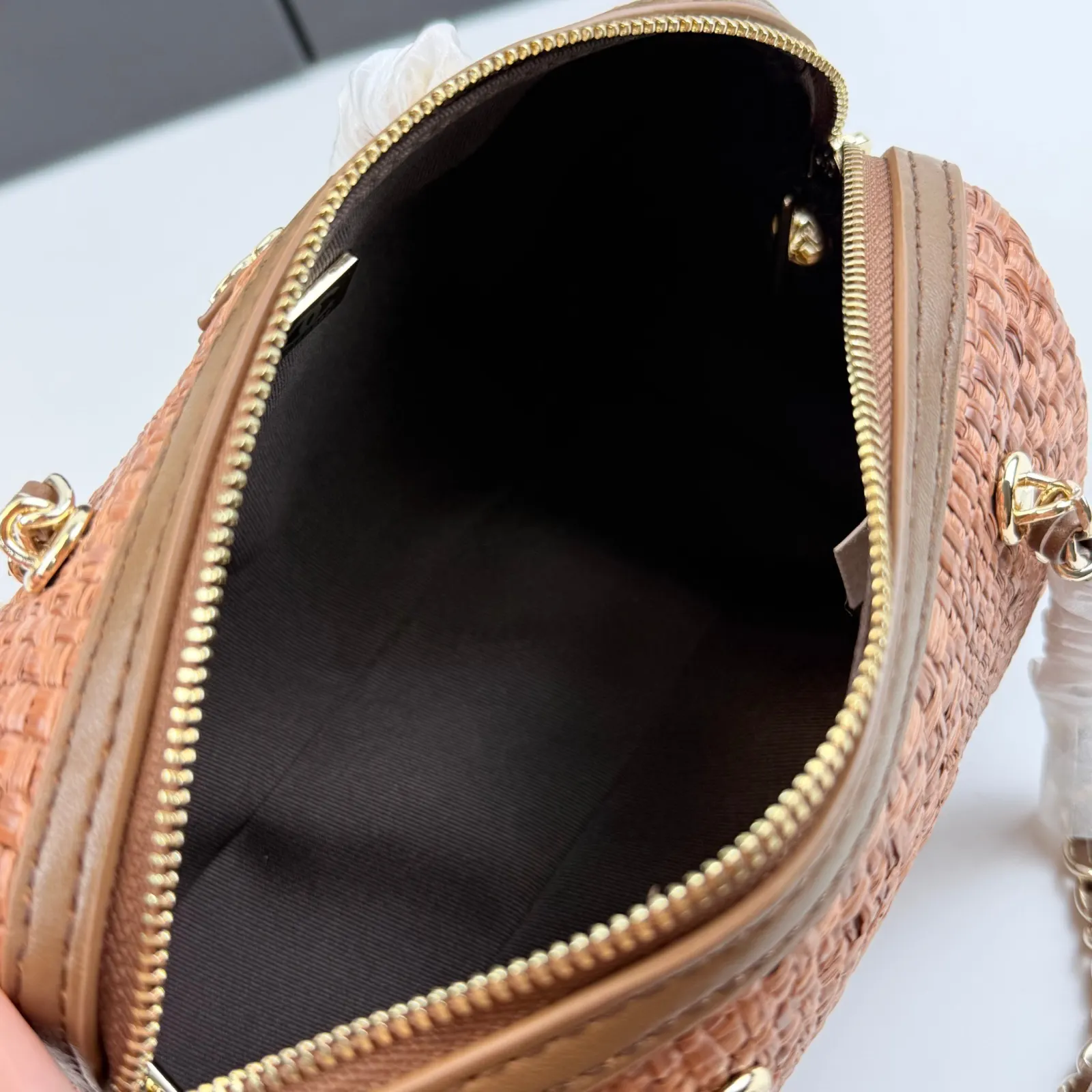 棕色 皮革 拉菲草保龄球包 系列拉菲草保龄球包 采用 雙肩包 实用雙肩款(數字5) 棕色 皮革 拉菲草保龄球包 系列拉菲草保龄球包 采用 雙肩包 实用雙肩款(數字5)