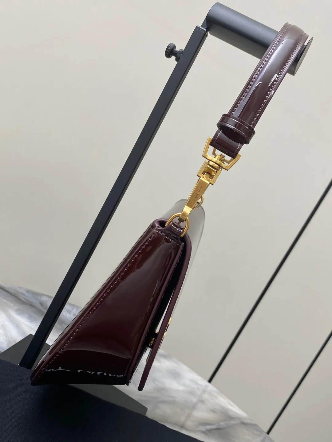 酒紅 小牛皮 酒紅漆皮 古金 精品专供 腋下包 復古腋下背款