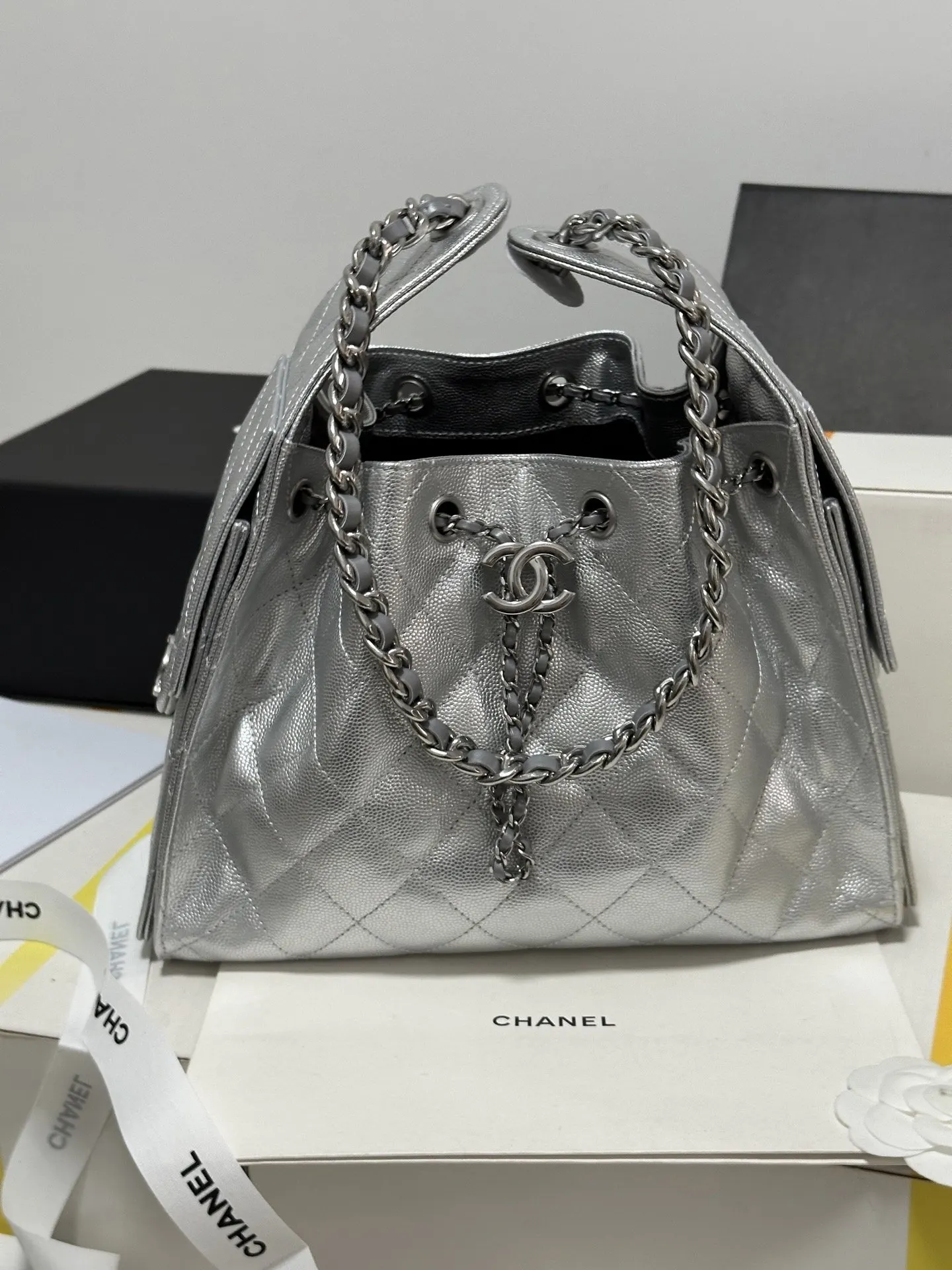 White Silver Hobo Shoulder Bag Vintage Leather