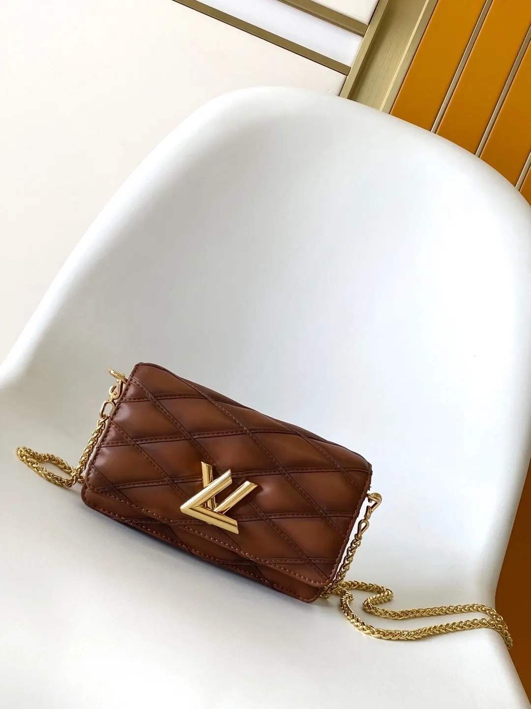 LV 黑色 棕色 牛皮 鏈條包 精致鏈條款