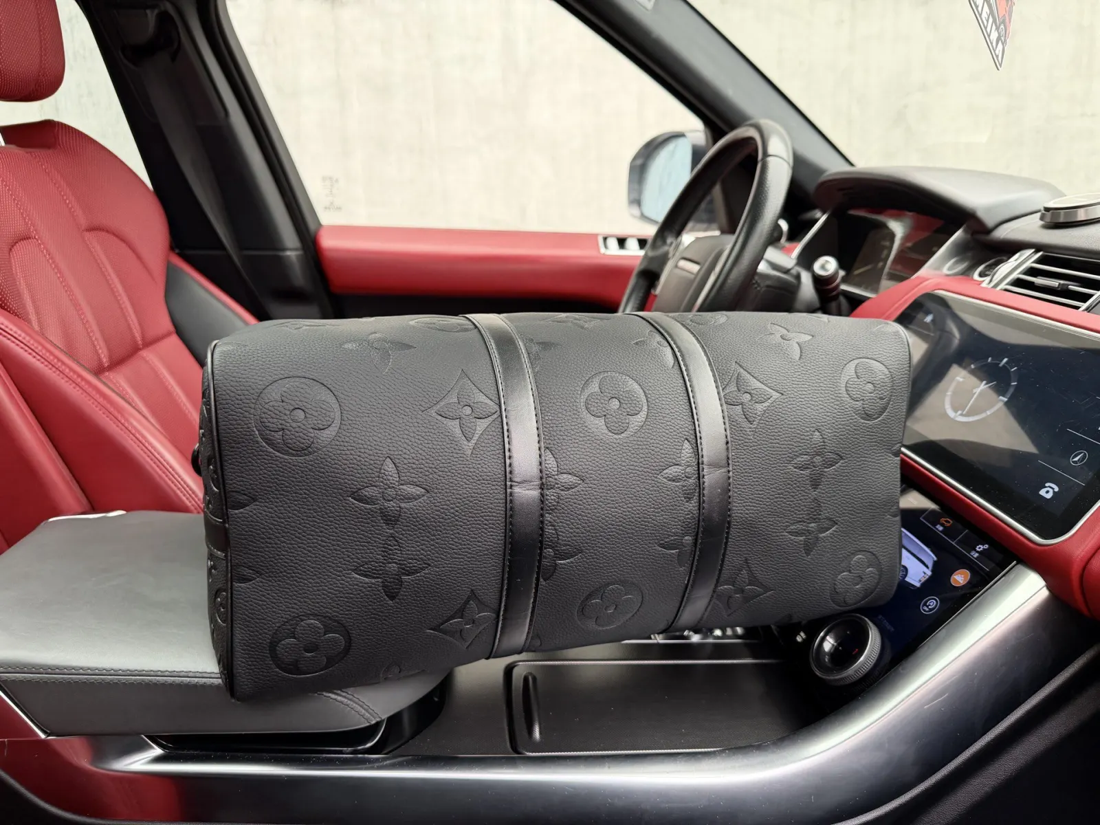 LV Keepall 黑色 牛皮 旅行袋 大容量旅行款(數字8) LV Keepall 黑色 牛皮 旅行袋 大容量旅行款(數字8)