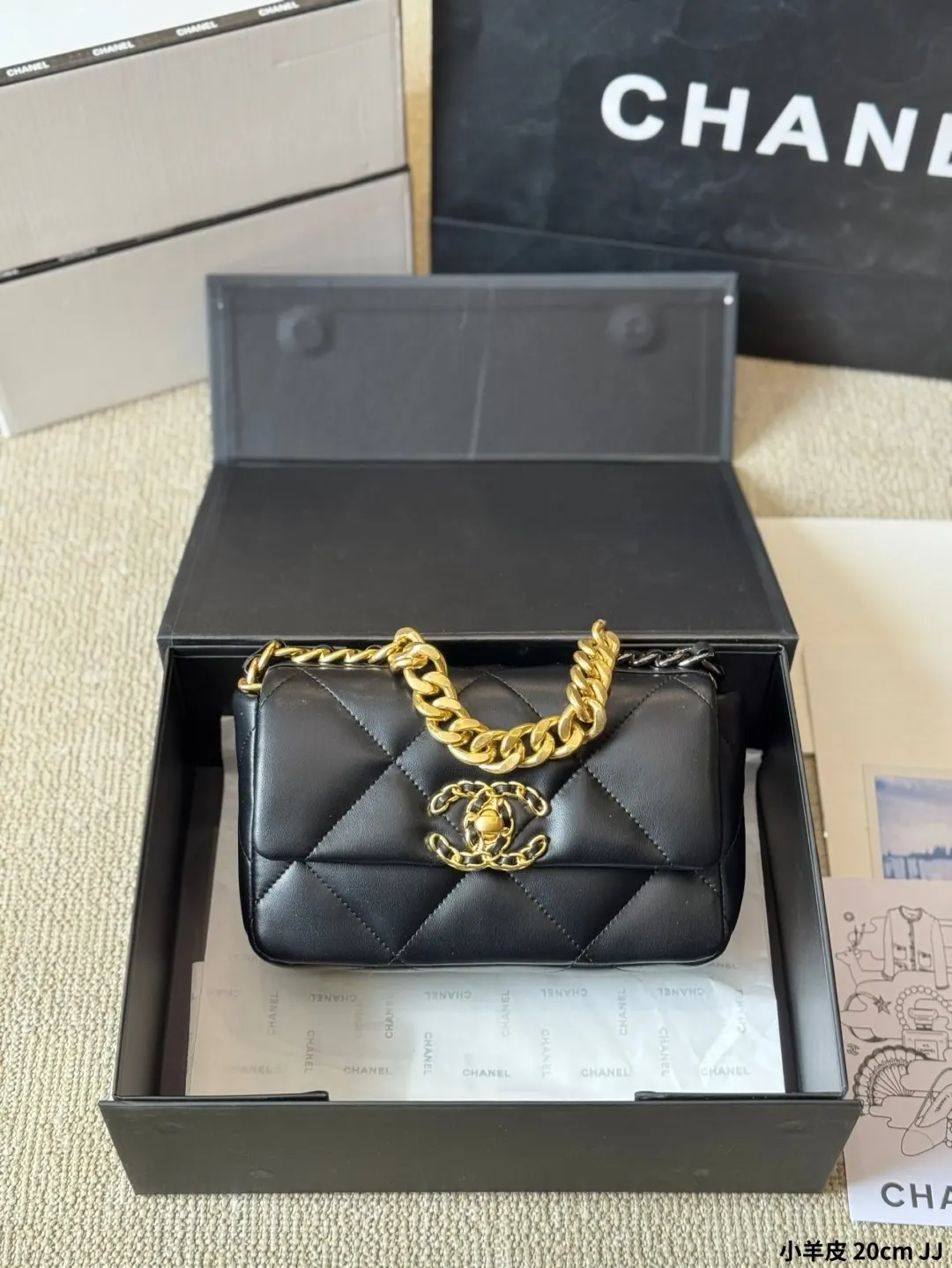 CHANEL 羊皮 小羊皮 手袋口盖包mini 轻盈绵柔質感 鏈條包 精致鏈條款