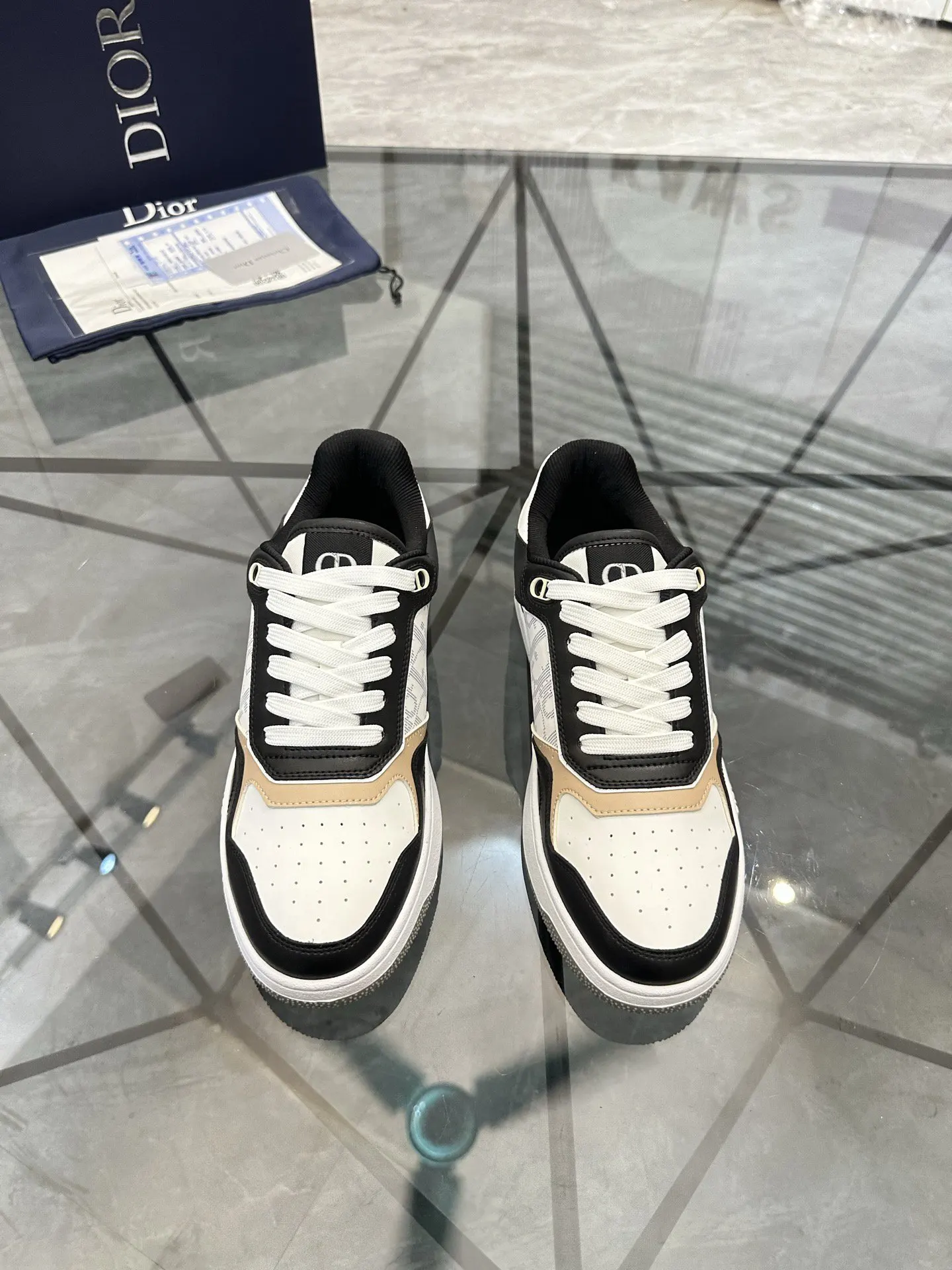 Dior 黑白拼色牛皮低幫運動鞋 橙色点缀款