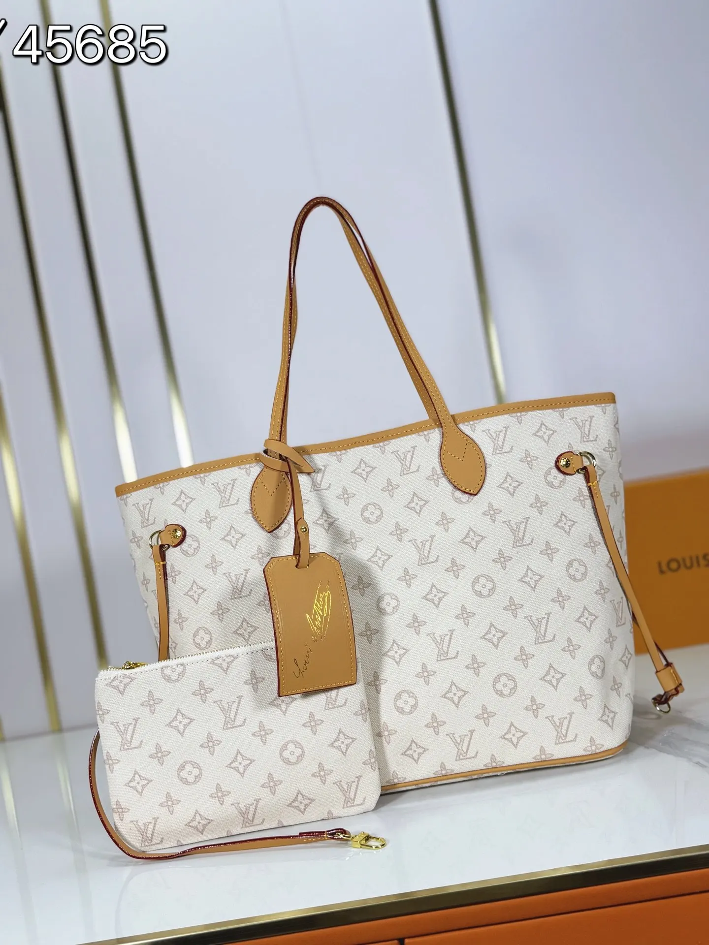 LV Neverfull 帆布 手拿包 精致手拿款