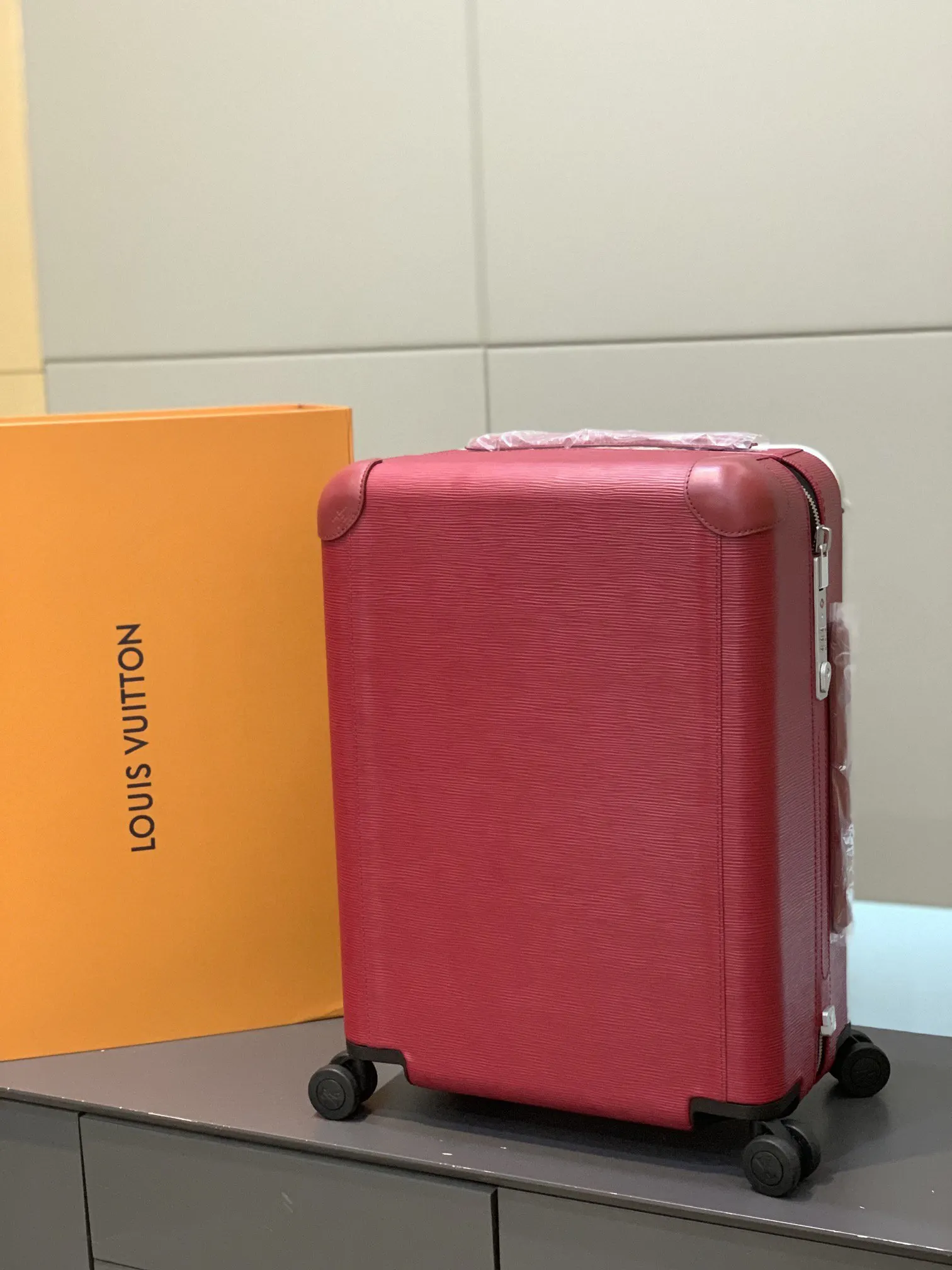 灰色 银色 拉杆真皮包裹 行李箱 旅行拉杆款 轻便出行款
