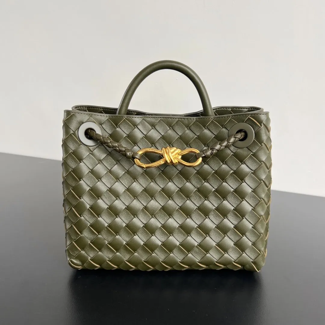 Bottega Veneta 金色 羊皮 斜背包 輕便斜挎款