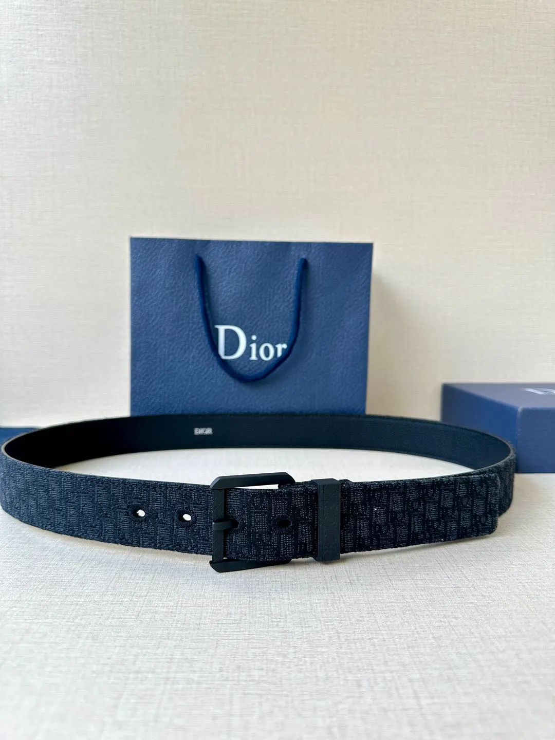Dior brown cowhide belt, exquisite accessories