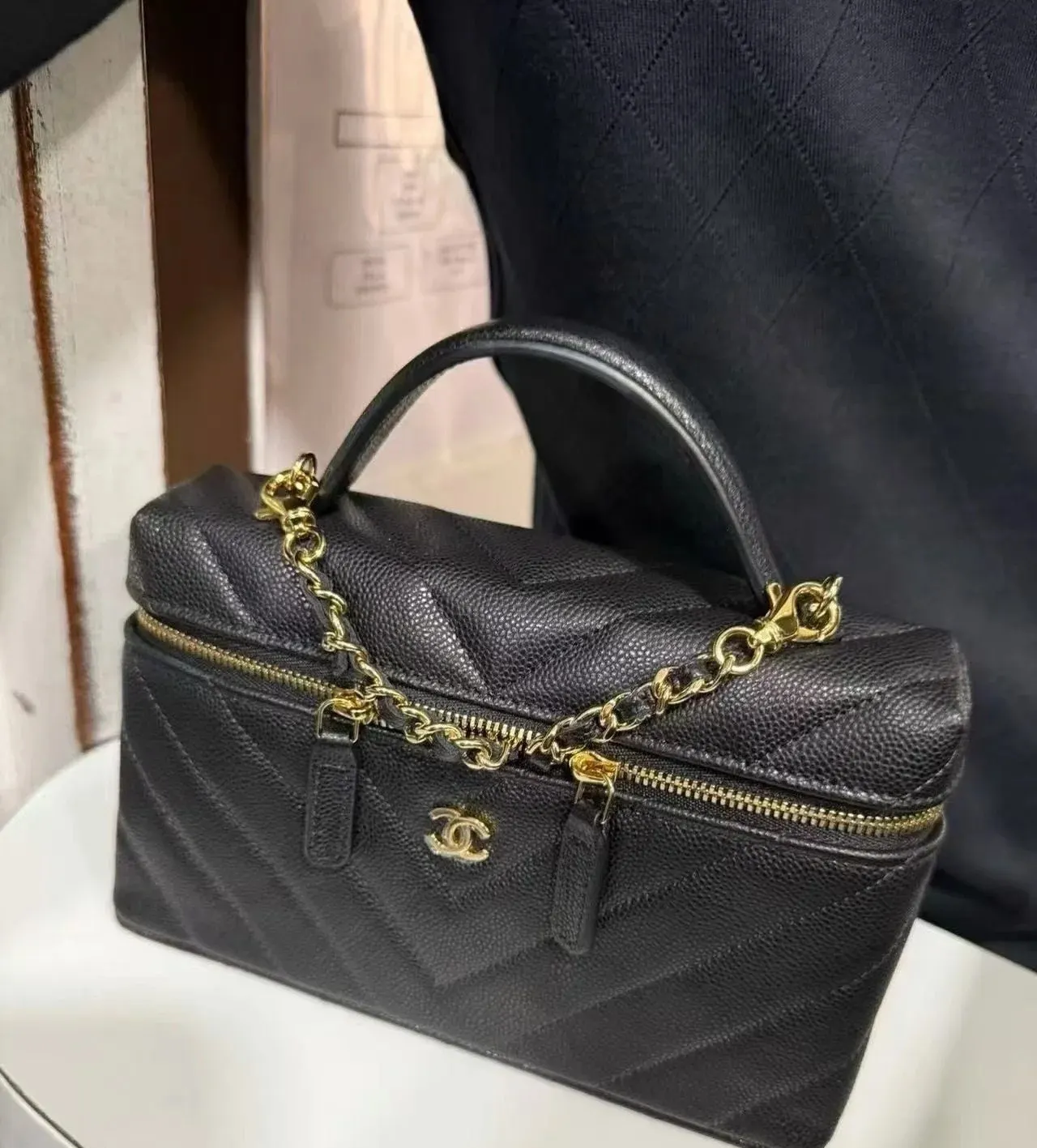 CHANEL 黑色牛皮鏈條Hobo包 單肩款