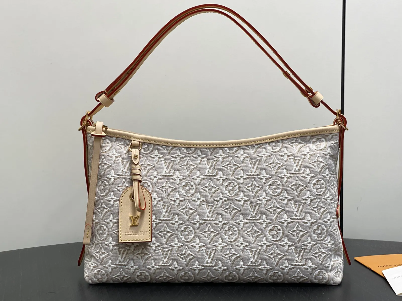 Louis Vuitton White Hobo Shoulder Bag Vintage Leather