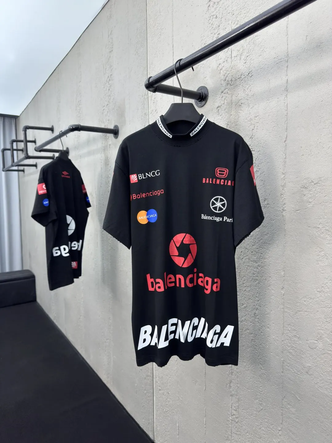 Balenciaga 黑色 Logo 短袖T恤 街頭休閒款