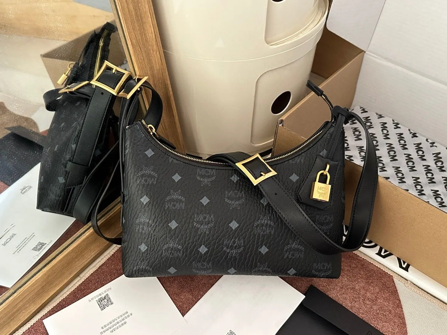 Hobo 黑色 牛皮 款号 MCM 牛角包ARE 行李箱 旅行拉杆款 輕便出行款