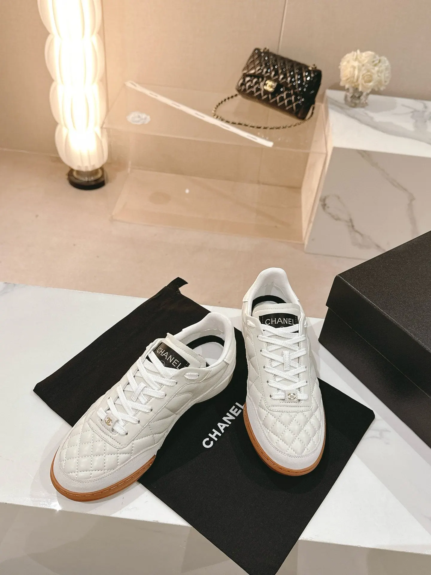 CHANEL 羊皮休閒鞋