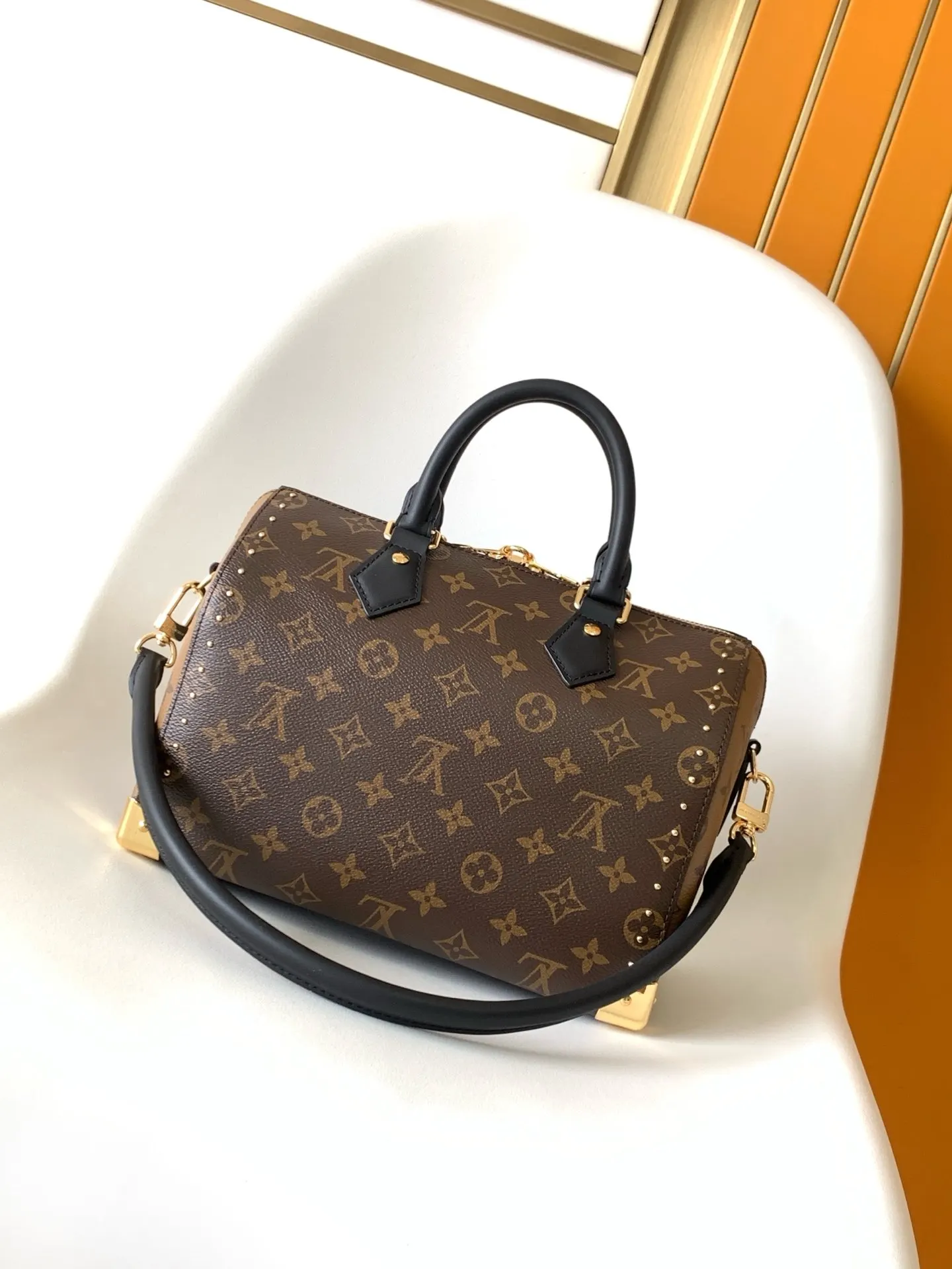 Louis Vuitton Crossbody Bag Lightweight Leather