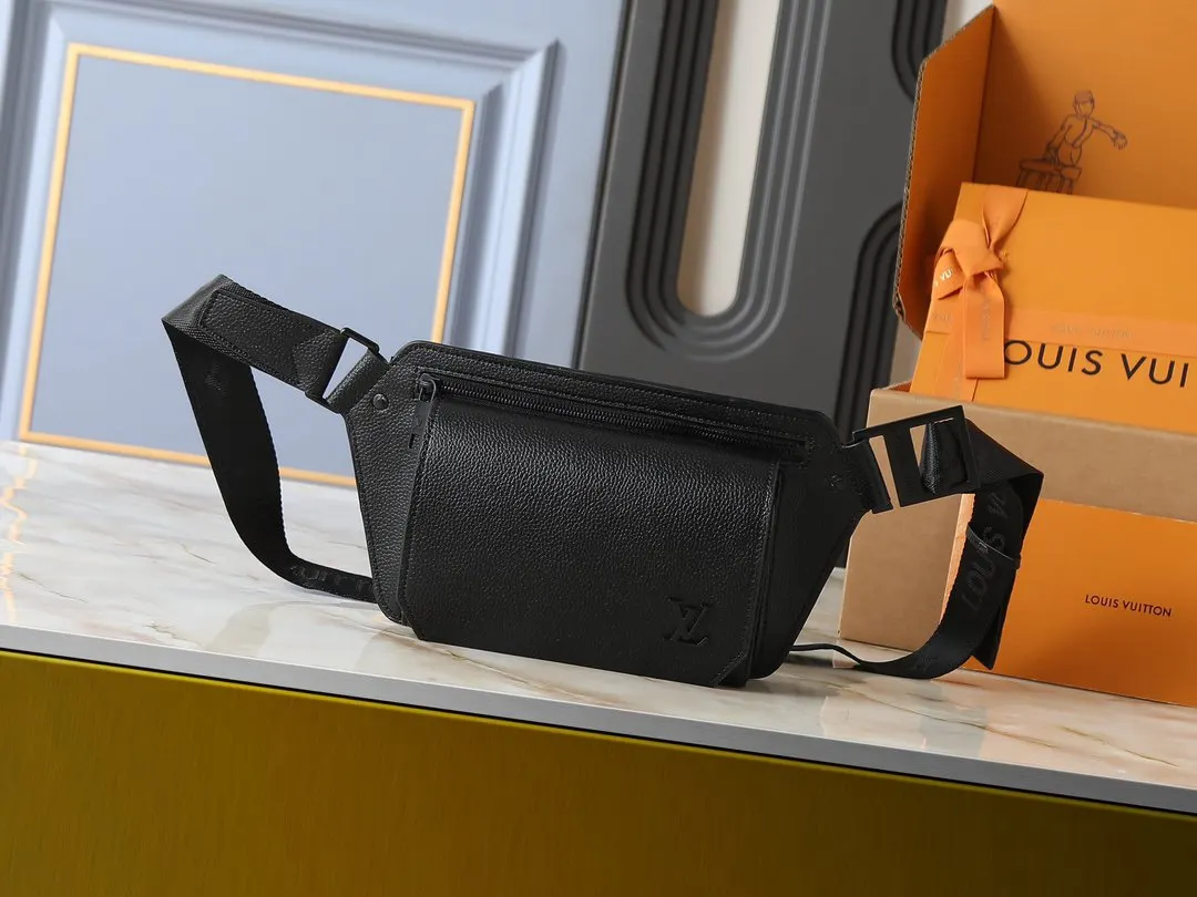 Louis Vuitton Shoulder Bag Leather