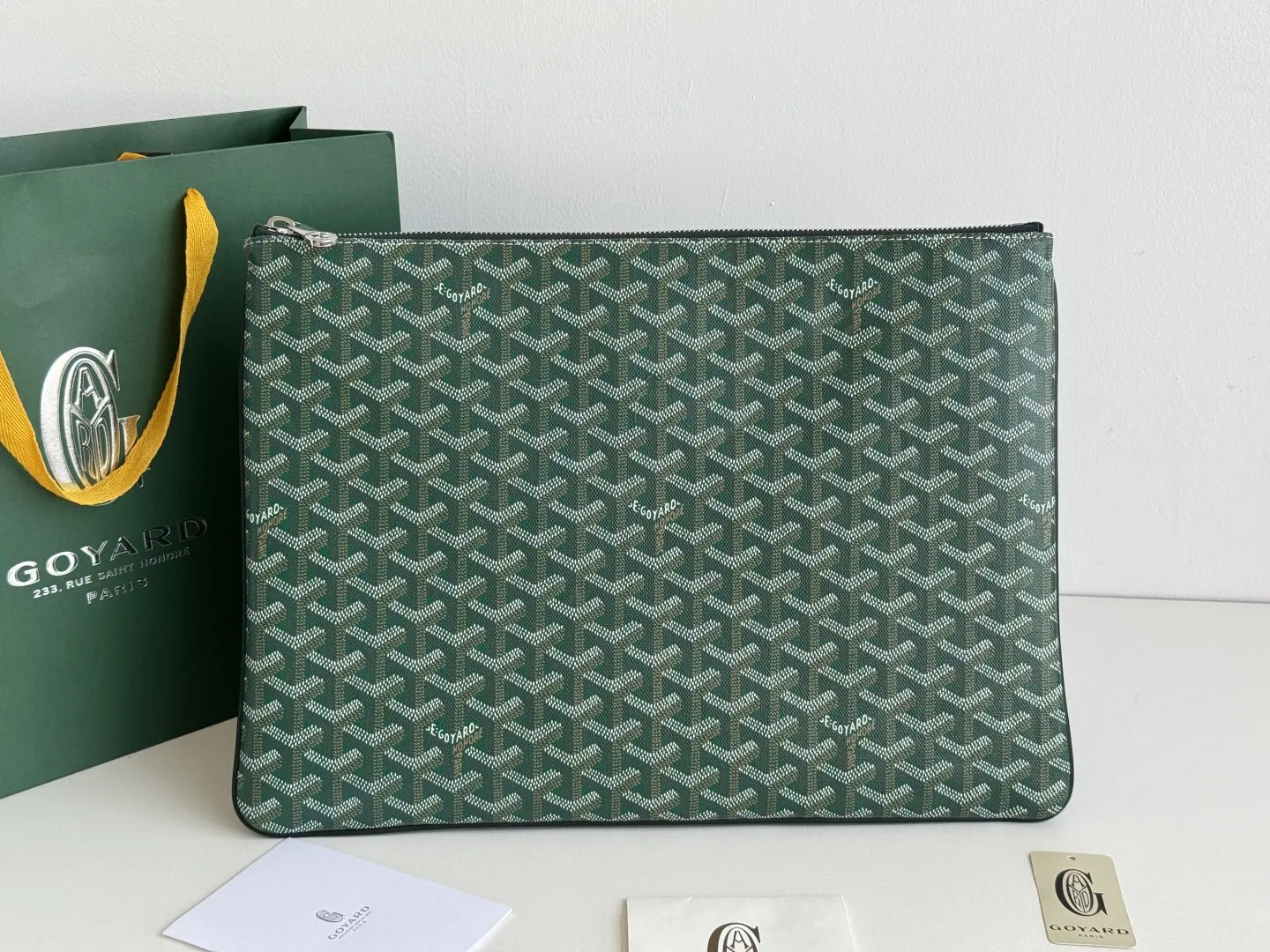 Goyard 牛皮 戈雅 手拿包MGM尺寸同A 纸大小 可用作 精致手拿款