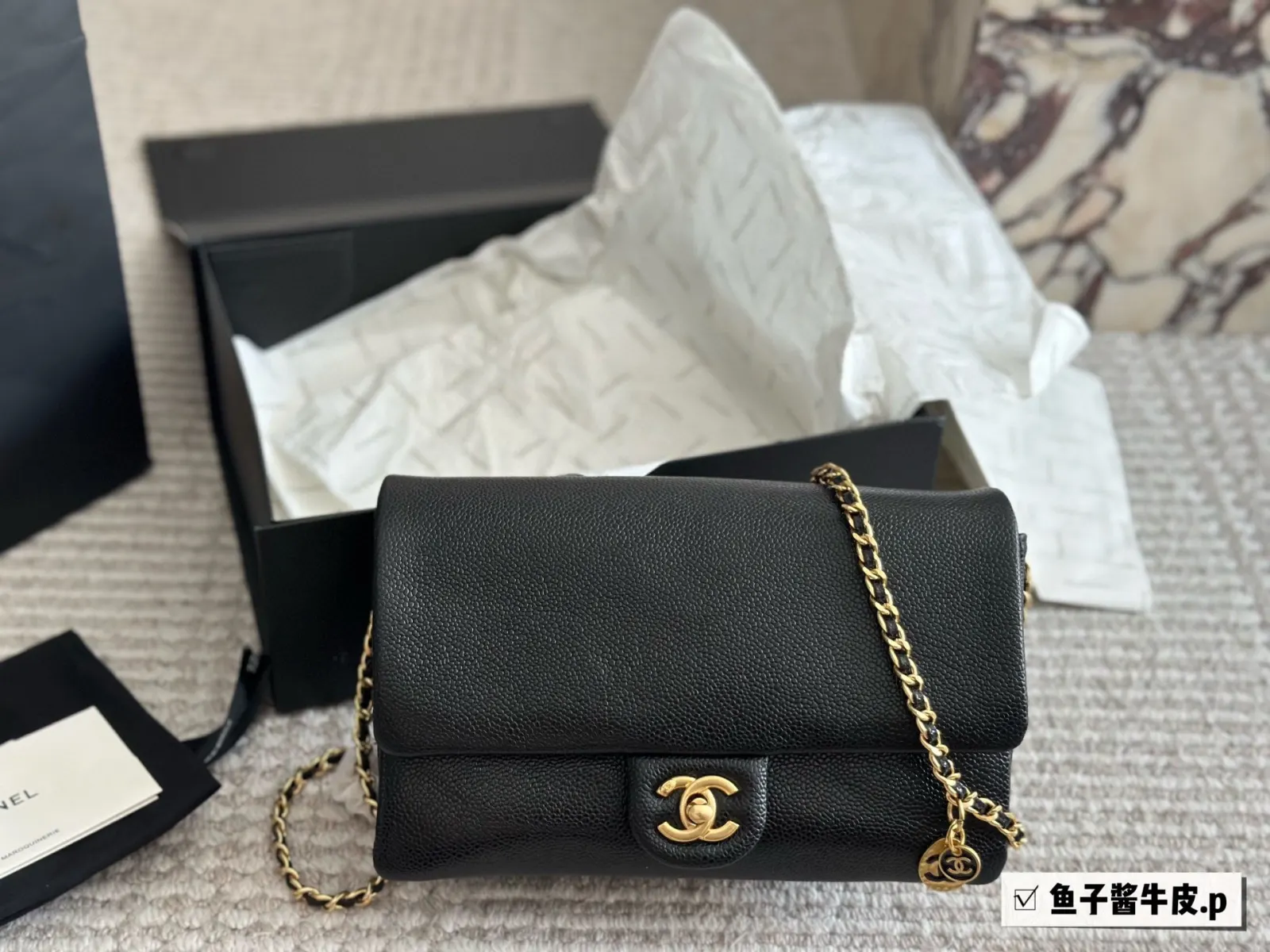 CHANEL 黑色 牛皮 斜背包 輕便斜挎款