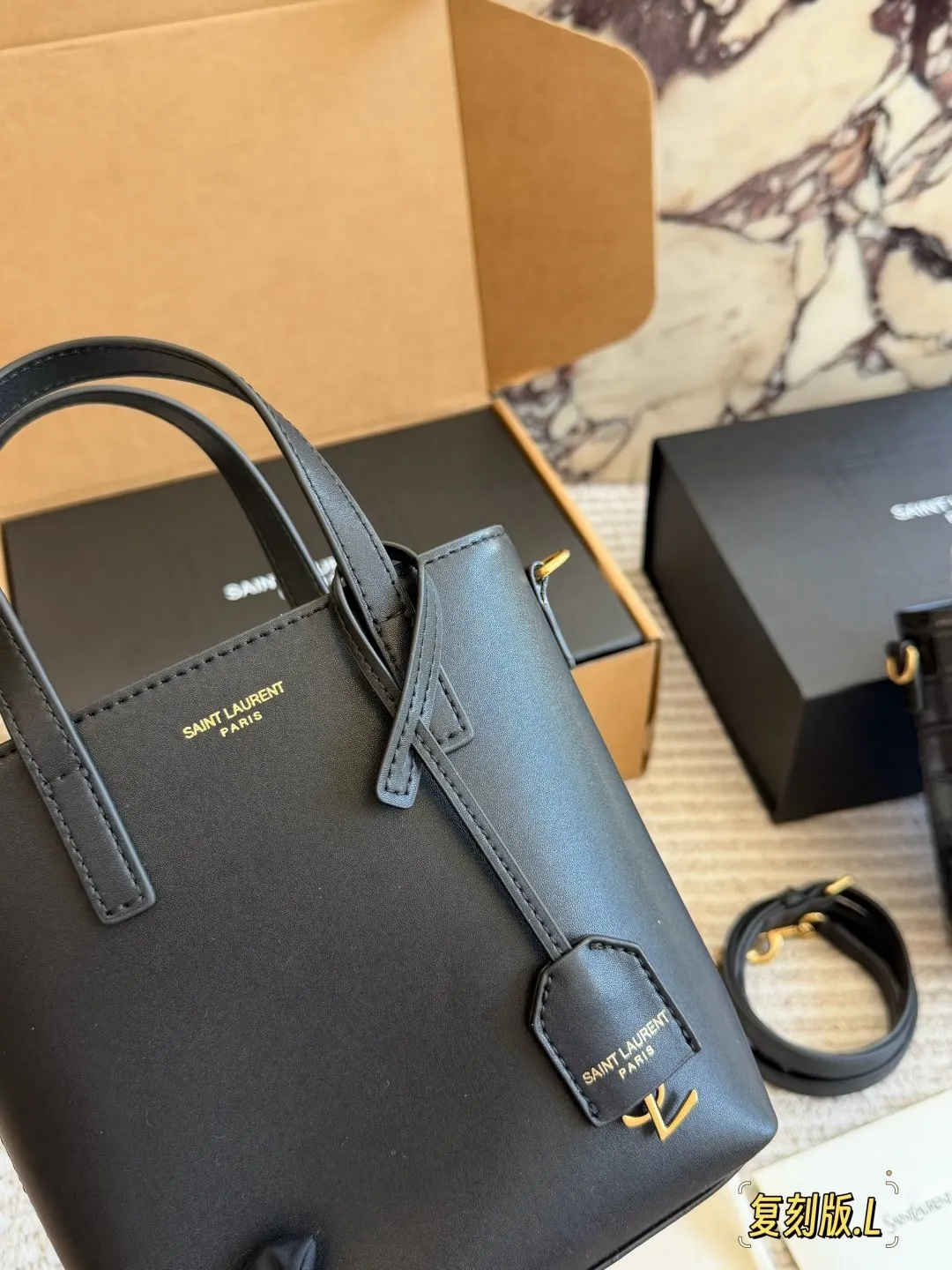 YSL 牛皮 盒 迷你 水 水桶包 休閒水桶款(數字9) YSL 牛皮 盒 迷你 水 水桶包 休閒水桶款(數字9)