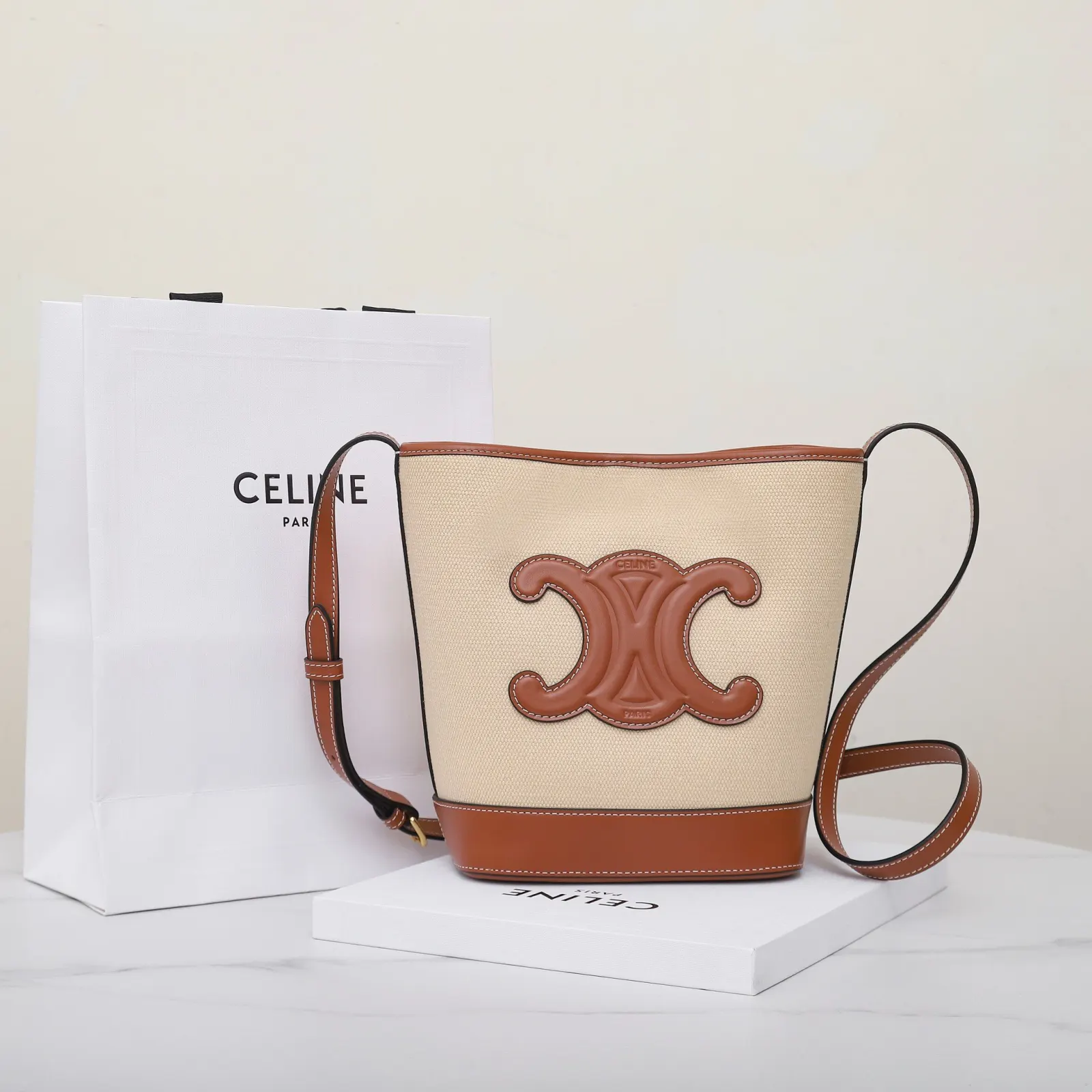Celine 牛皮 批 意大利进口 开发 水桶包 休閒水桶款