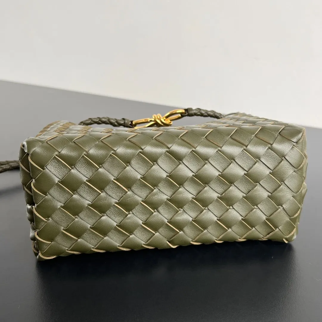 Bottega Veneta 金色 羊皮 斜背包 輕便斜挎款