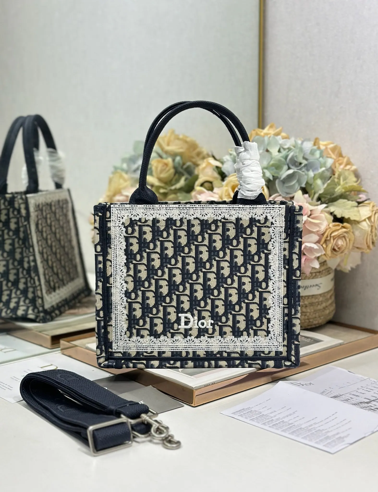 Book Tote 小小的包型装点零碎的小东西也很方便呐～ 用 时髦 托特包 大容量托特款