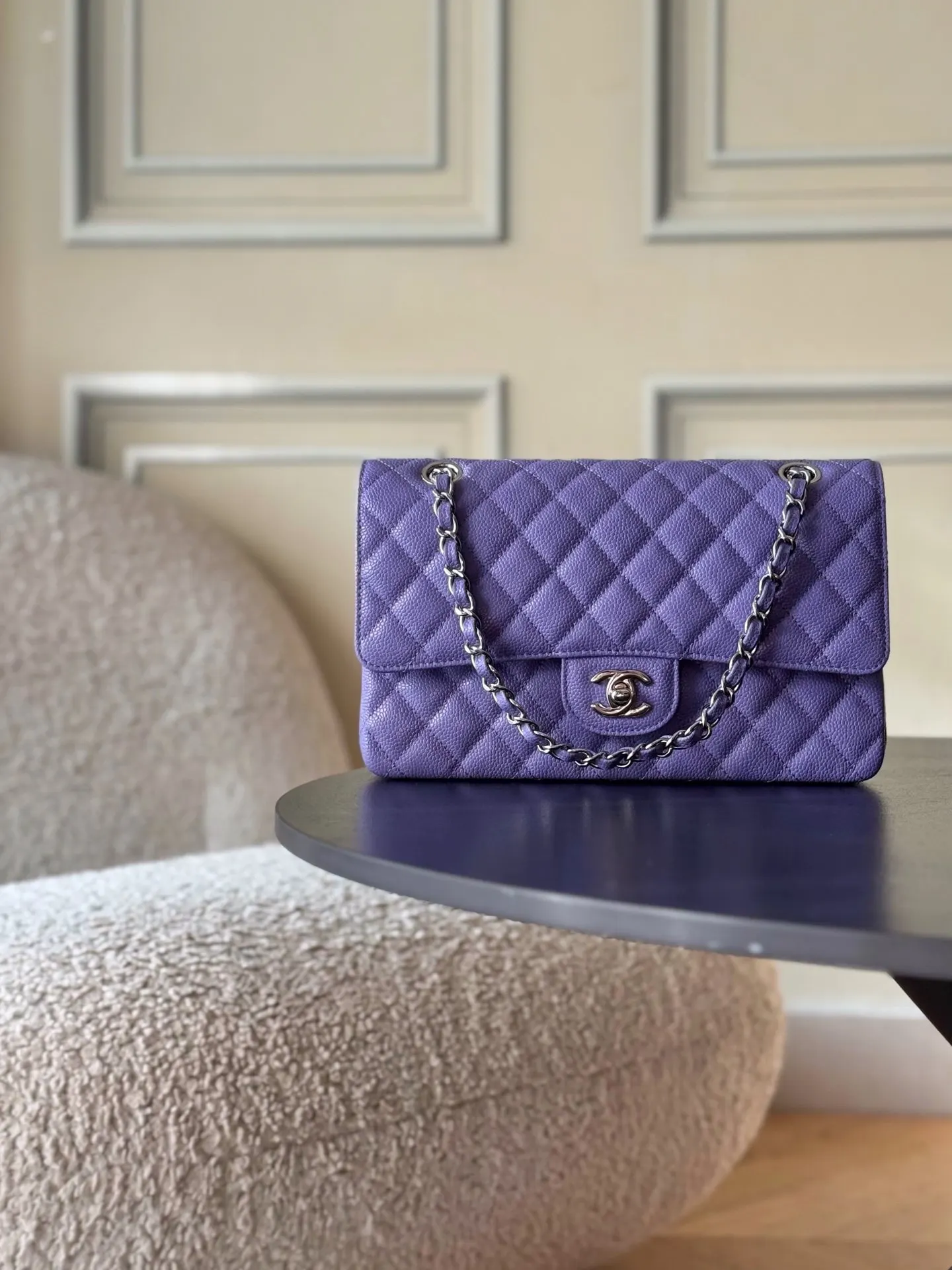 CHANEL 紫色魚子醬牛皮翻蓋鏈條包 金扣款