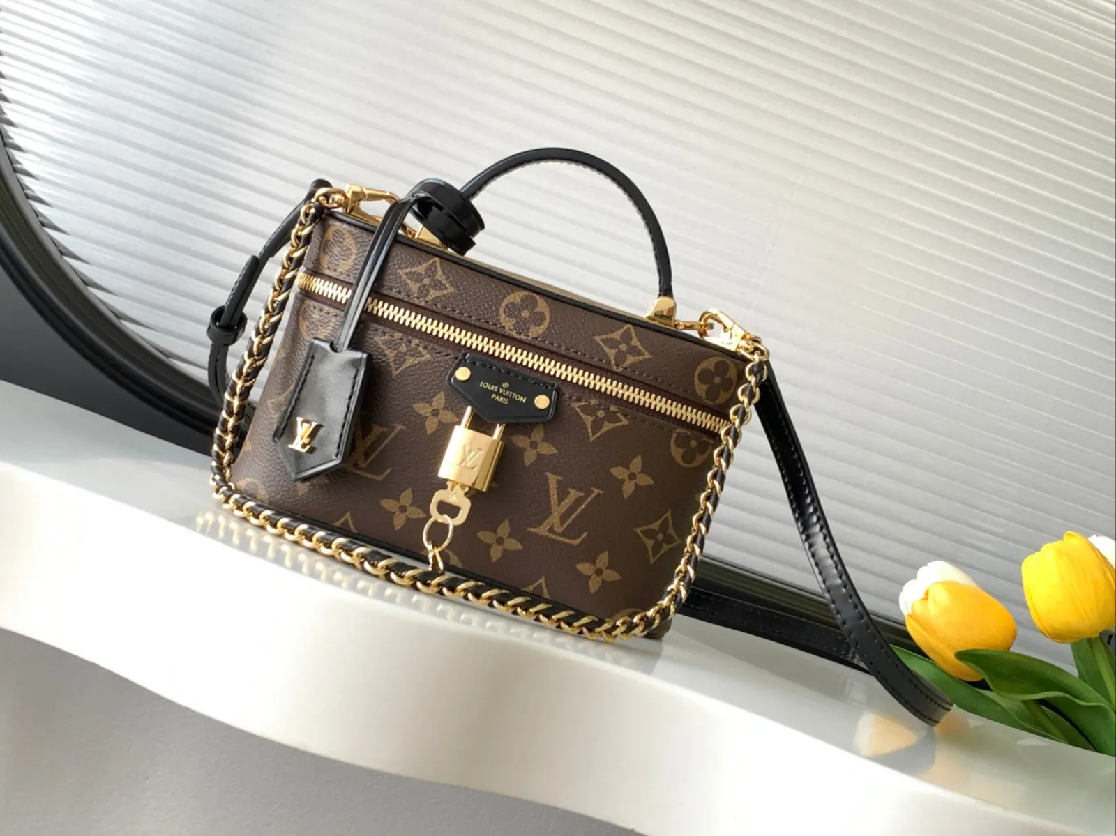 Louis Vuitton Monogram Chain Bag Canvas
