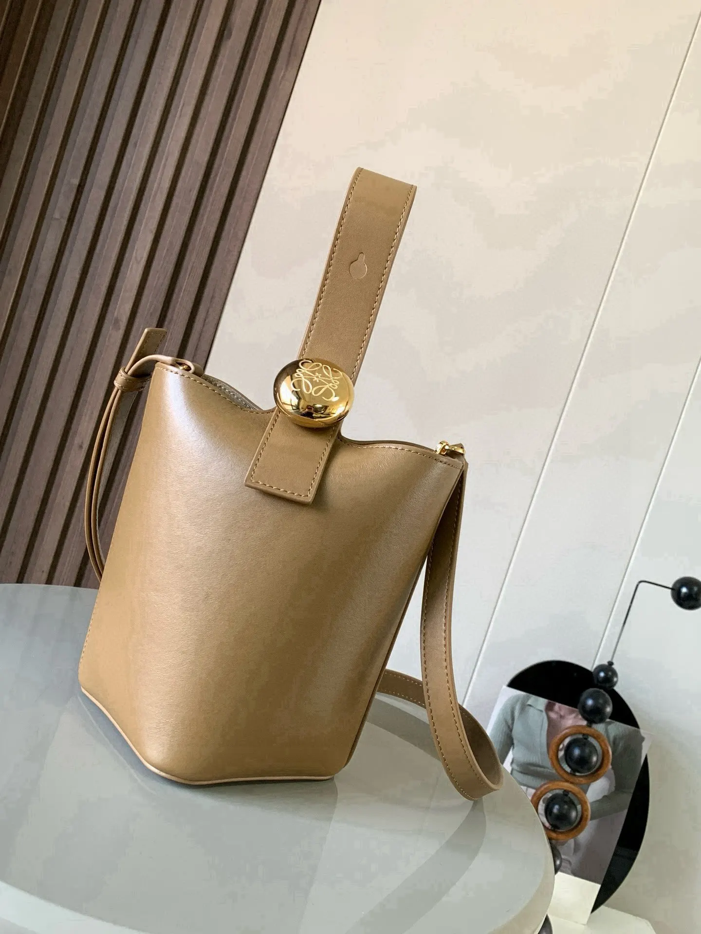牛皮 迷你柔软粒面牛皮革 Pebble Bucket 水桶 水桶包 休閒水桶款