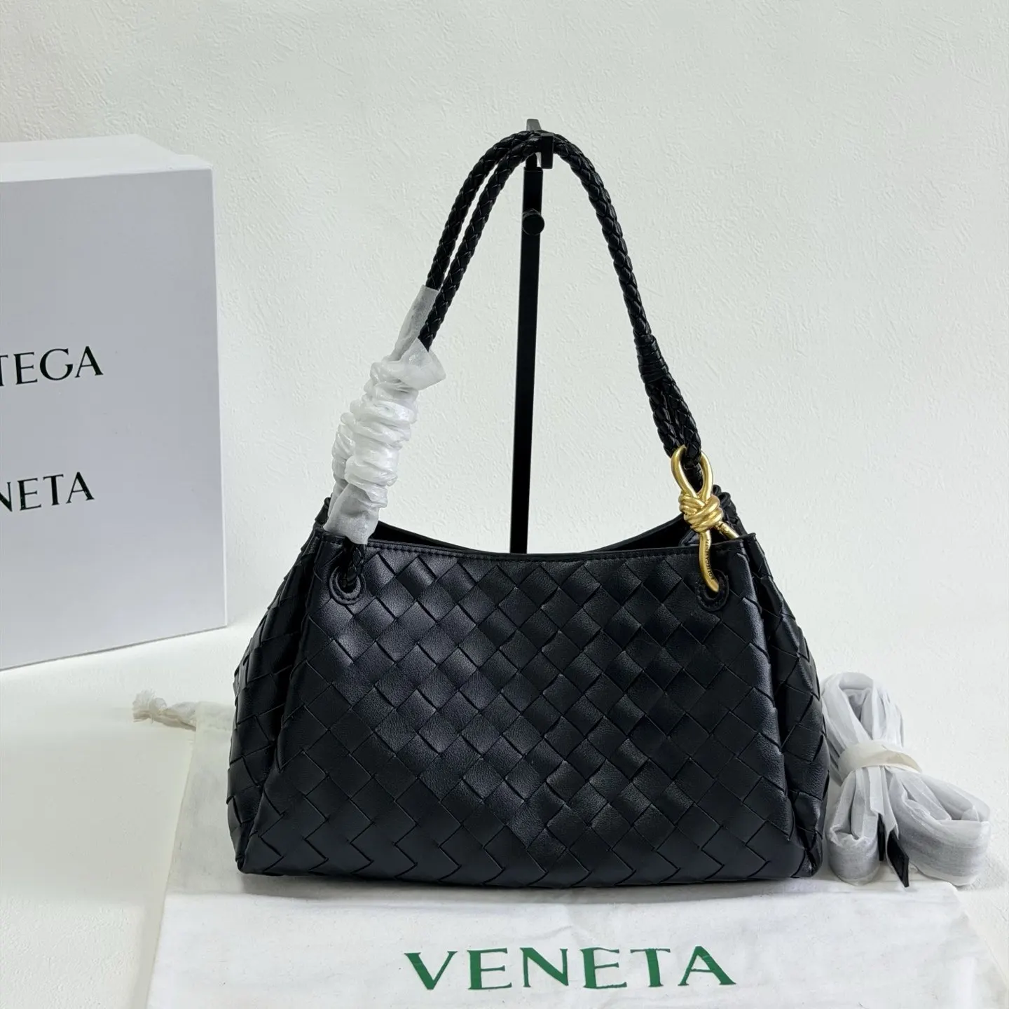 Bottega Veneta 腋下包 復古腋下背款