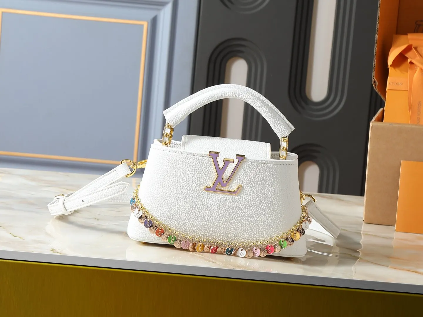 LV Capucines 牛皮 链条包 精致链条款