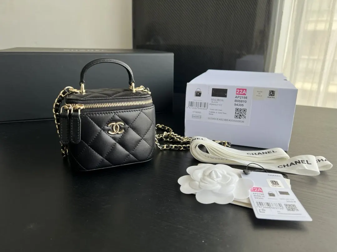 CHANEL Sheepskin 19 Bag Chain Bag, Shoulder Crossbody