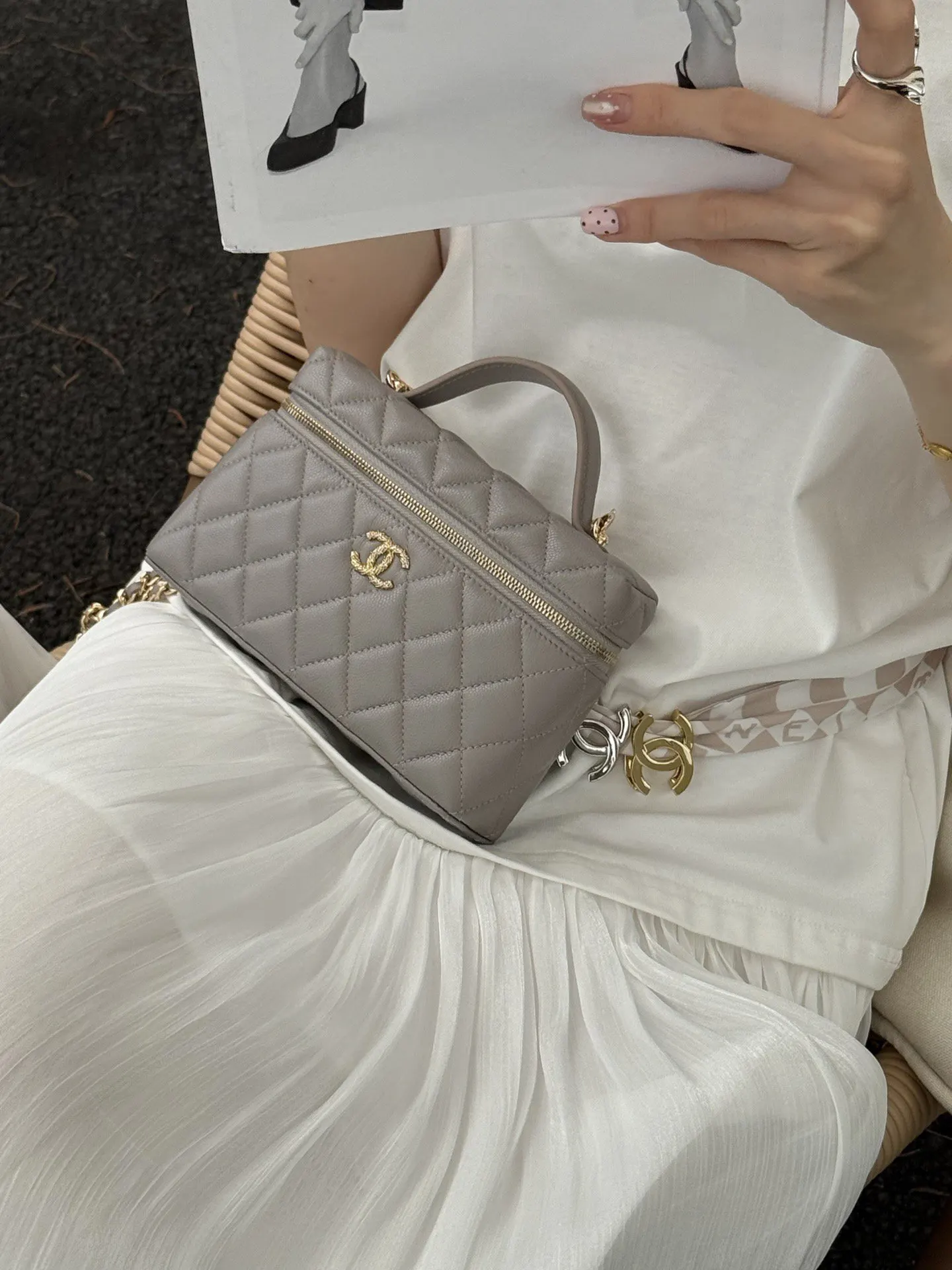 CHANEL 牛皮鏈條化妝包 單肩斜挎
