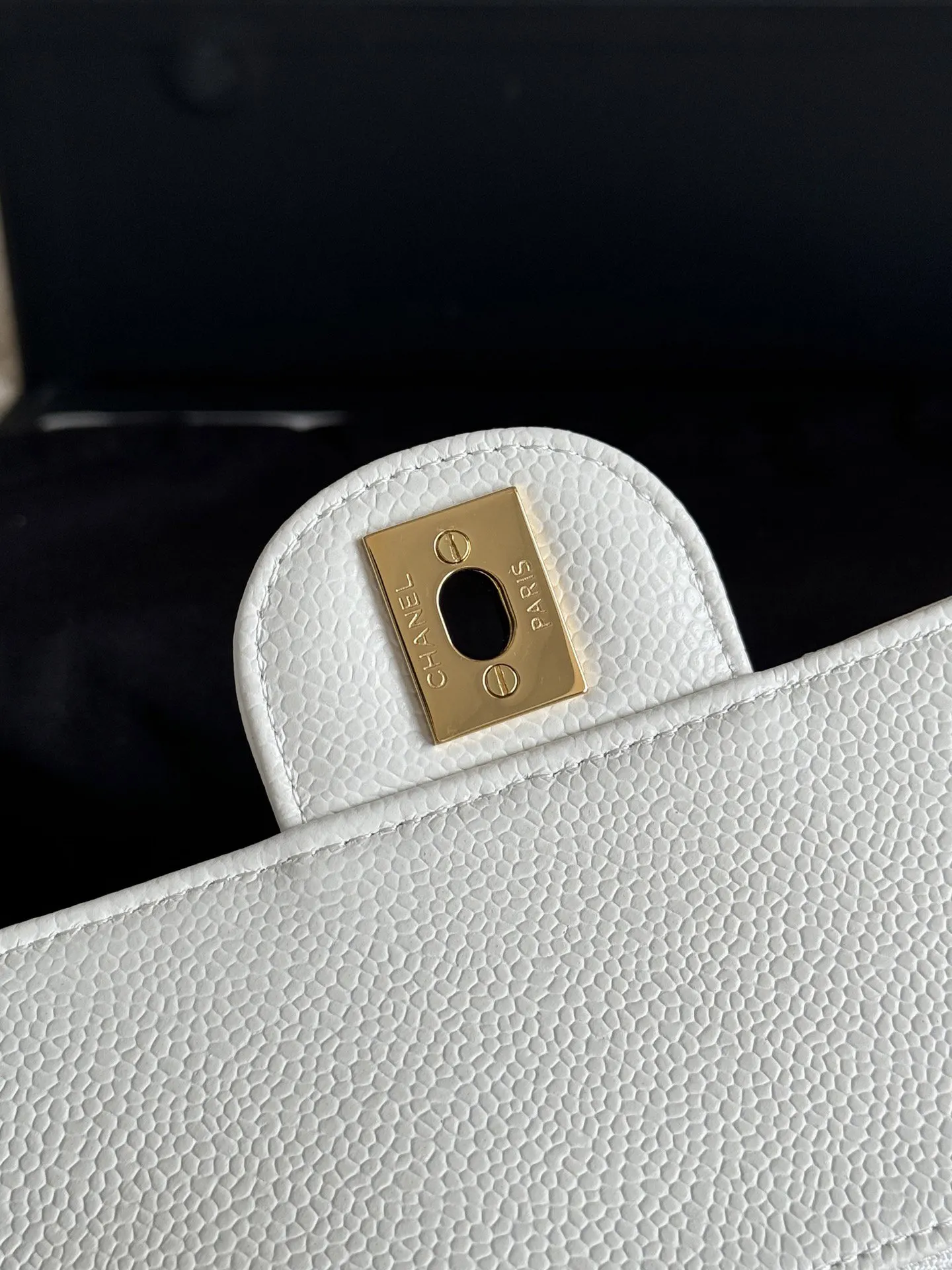 Crossbody Bag Lightweight Classic Leather