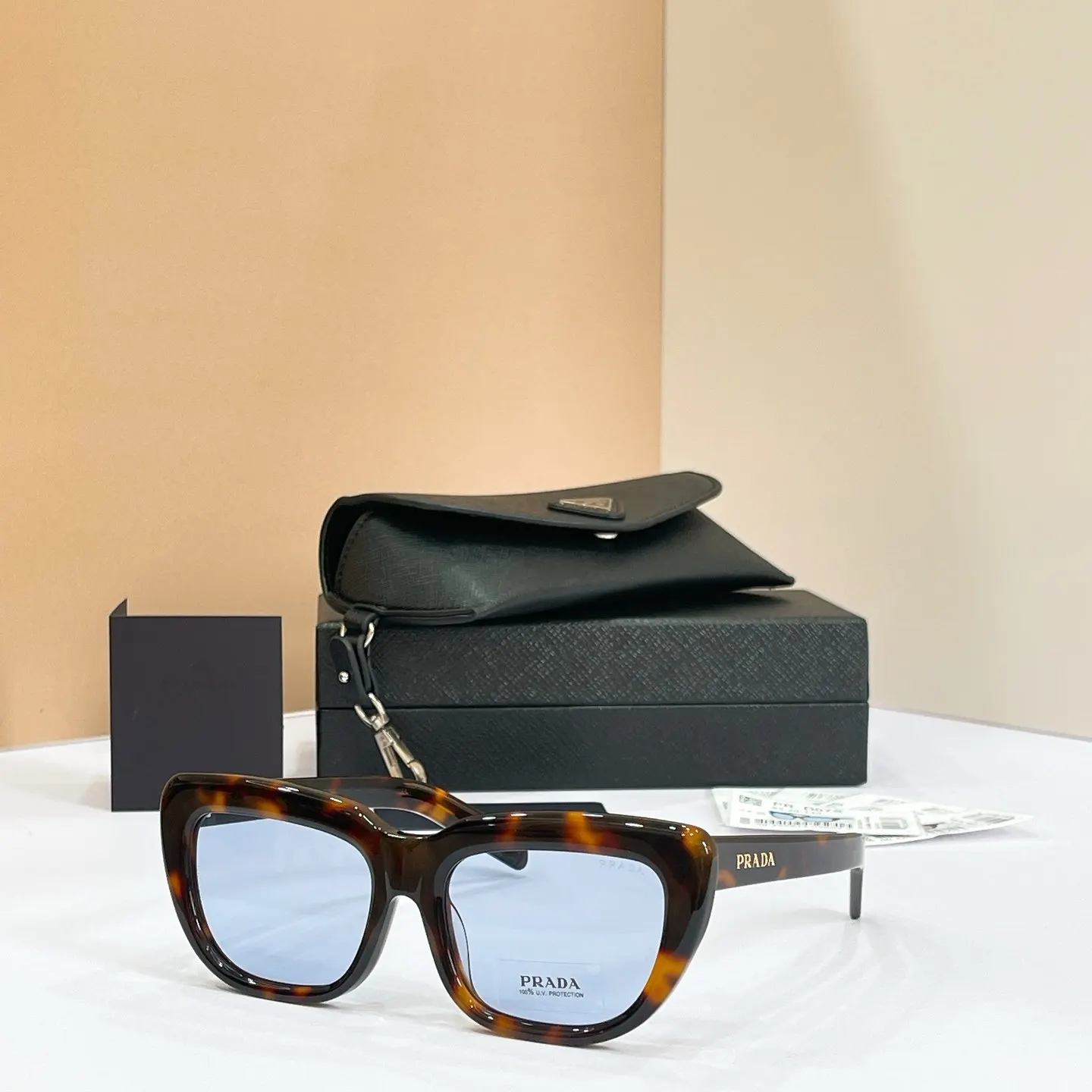 PRADA PR D07S 太阳眼镜 時尚遮阳款