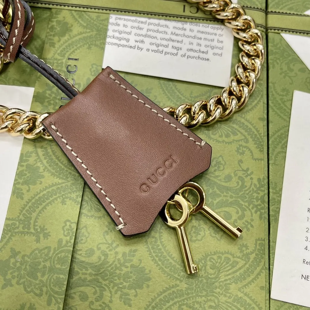 Gucci 麂皮 鏈條包 精致鏈條款